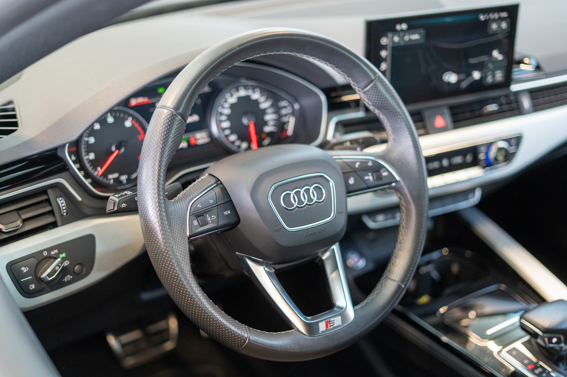 AUDI A5 Sportback 2.0 45 TFSI S Line quattro S-Tronic S-Line / 3-Zonen Klima-Automatik / Navi-image-9