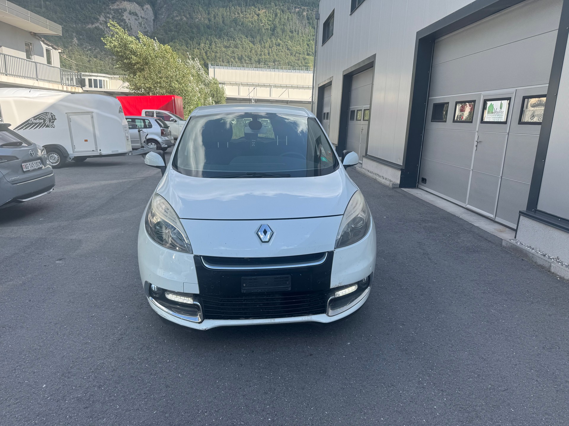 RENAULT Scénic 1.5 dCi Bose EDC-image-1