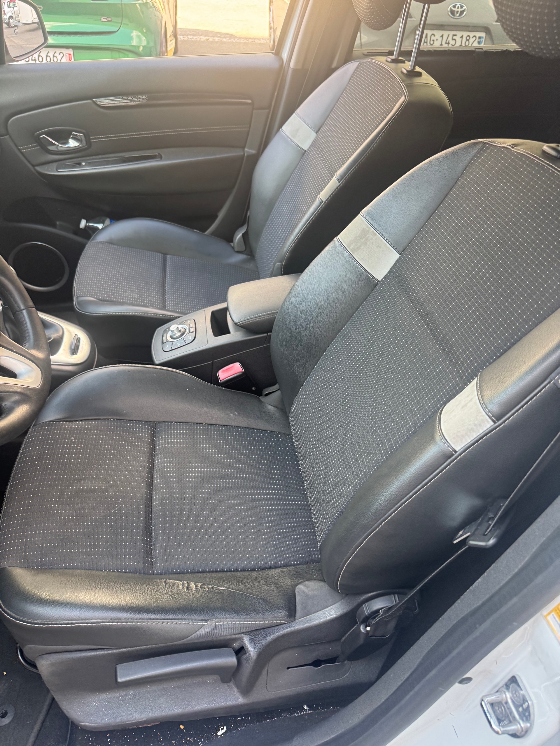 RENAULT Scénic 1.5 dCi Bose EDC-image-5