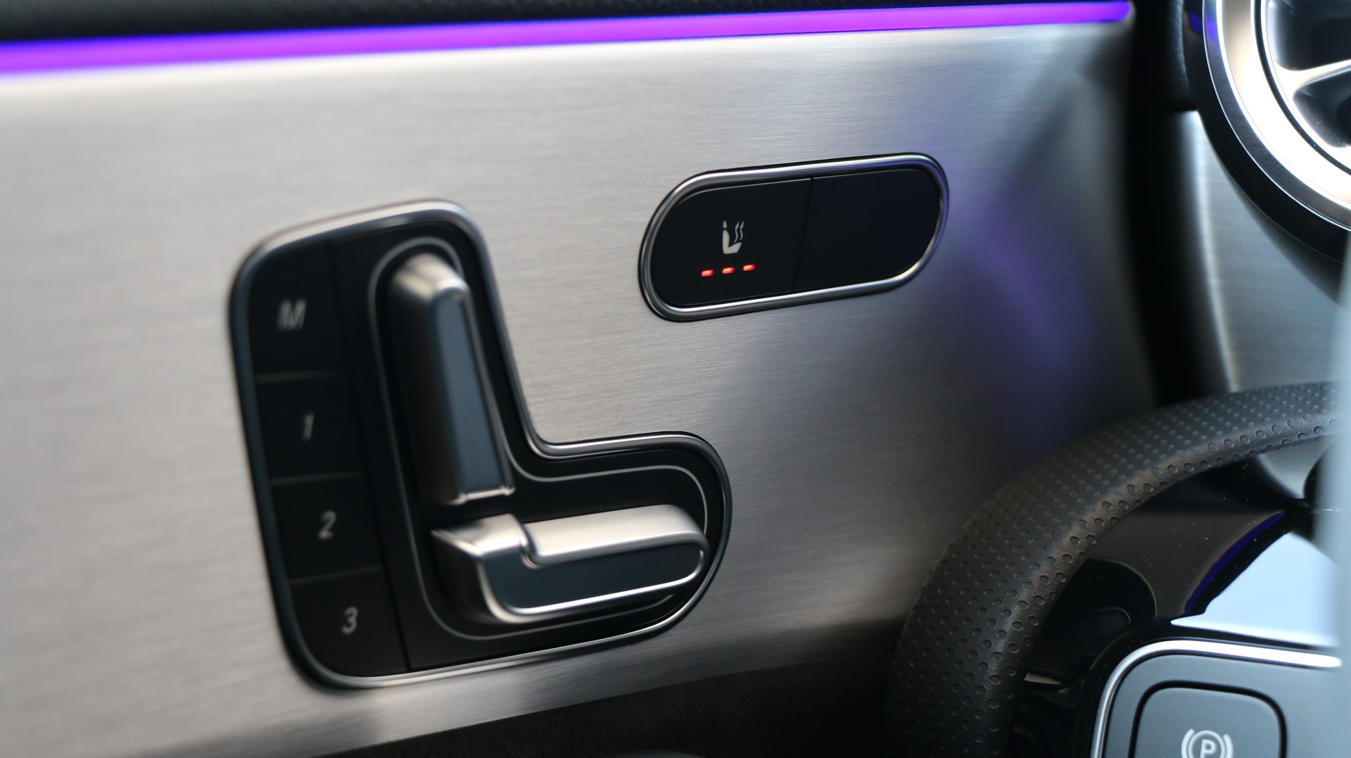 MERCEDES-BENZ A 35 AMG 4Matic-image-15