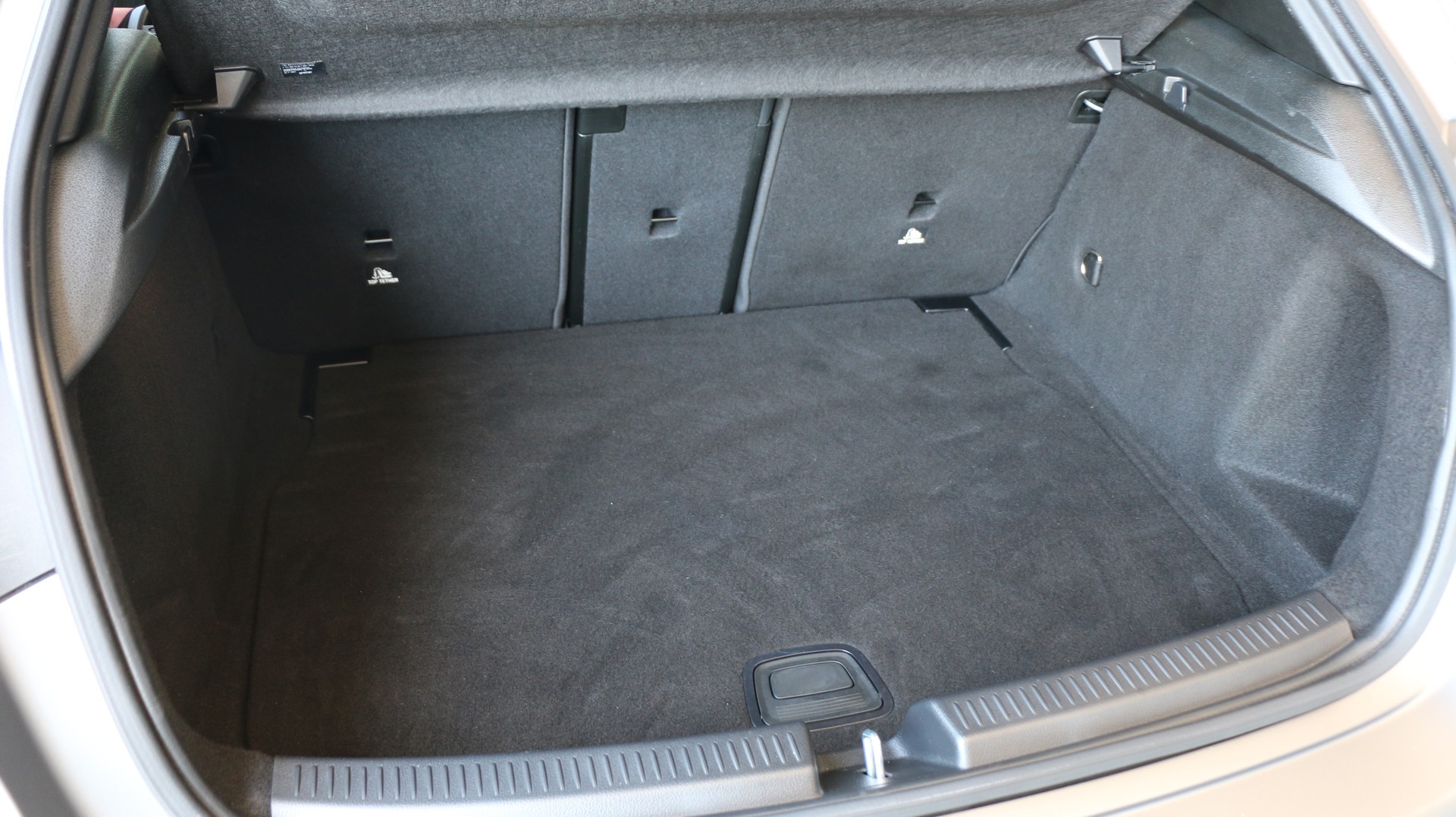 MERCEDES-BENZ A 35 AMG 4Matic-image-11