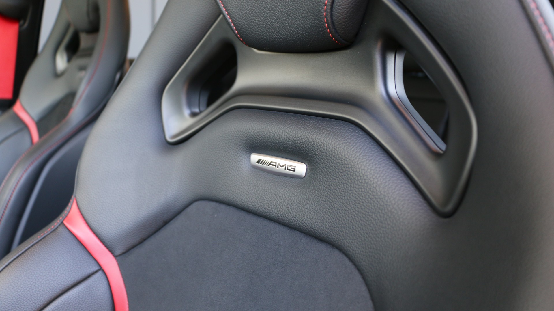 MERCEDES-BENZ A 35 AMG 4Matic-image-8