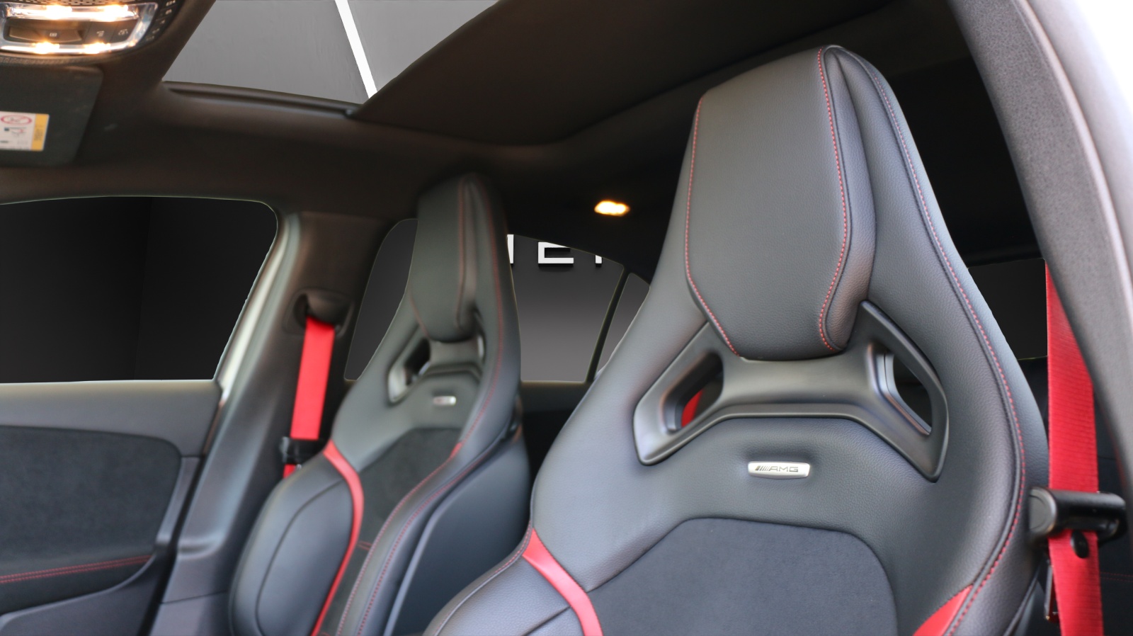 MERCEDES-BENZ A 35 AMG 4Matic-image-6