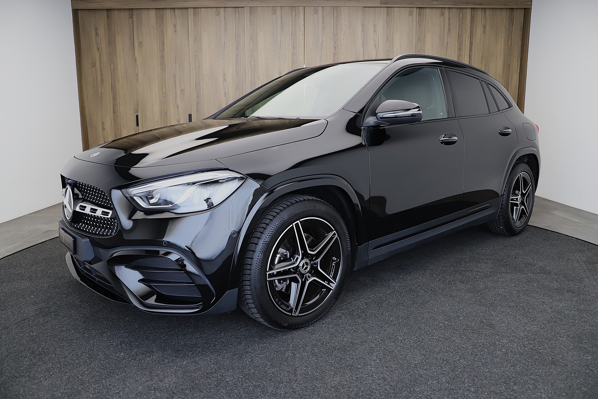 MERCEDES-BENZ GLA 200d 8G-DCT AMG Advance Plus und Night Paket-image-0