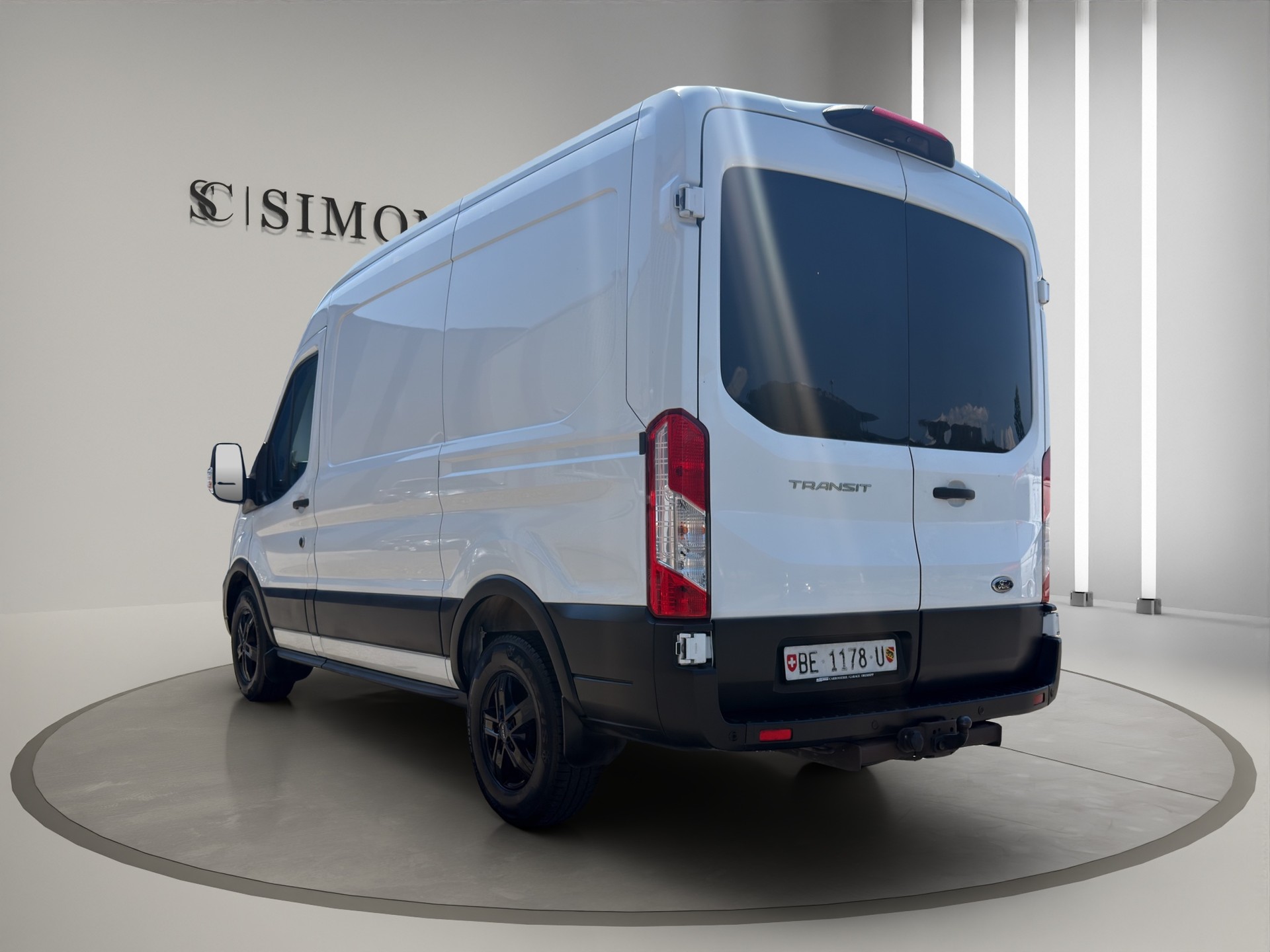 FORD Transit Van 350 L2 Ambiente 2.0 TDCi 170 4WD-image-1
