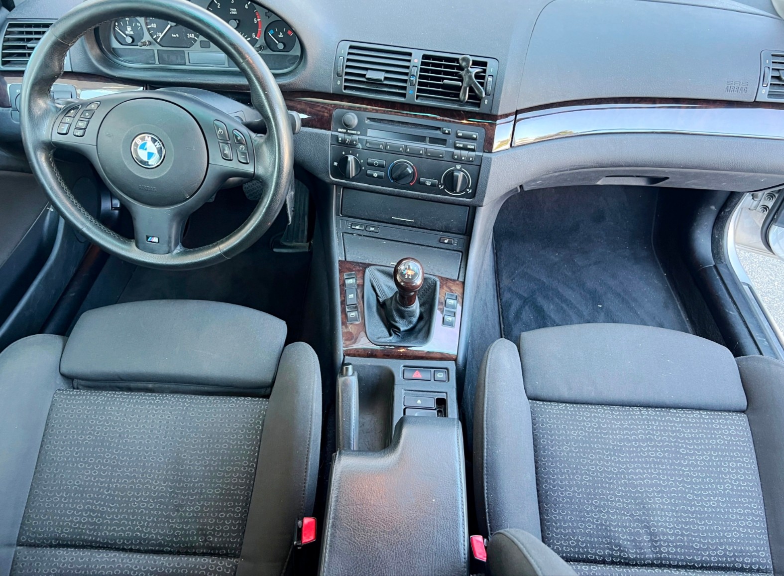 BMW 330d Touring-image-7