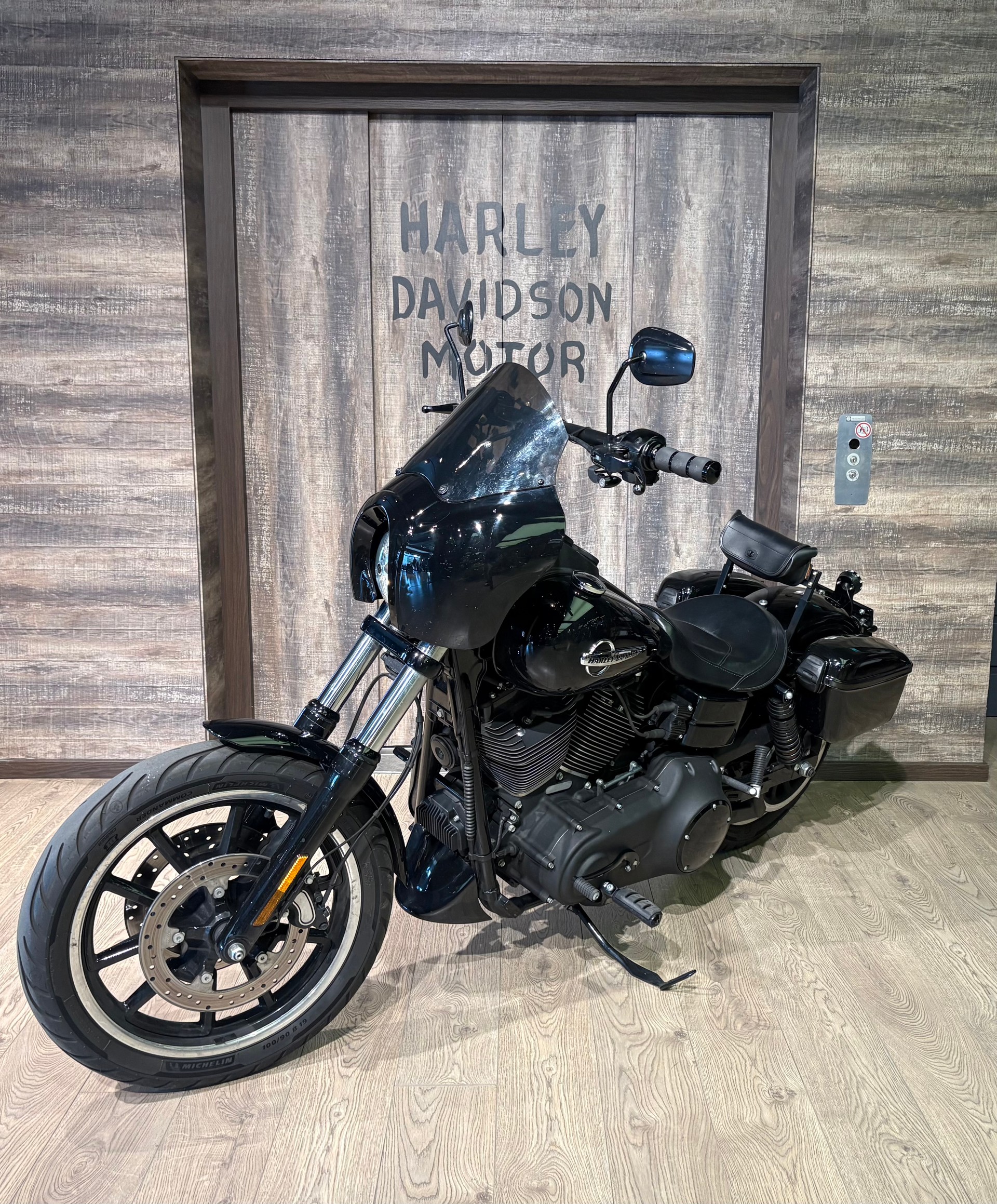HARLEY-DAVIDSON FXDLS Dyna Low Rider S-showroom-element-2