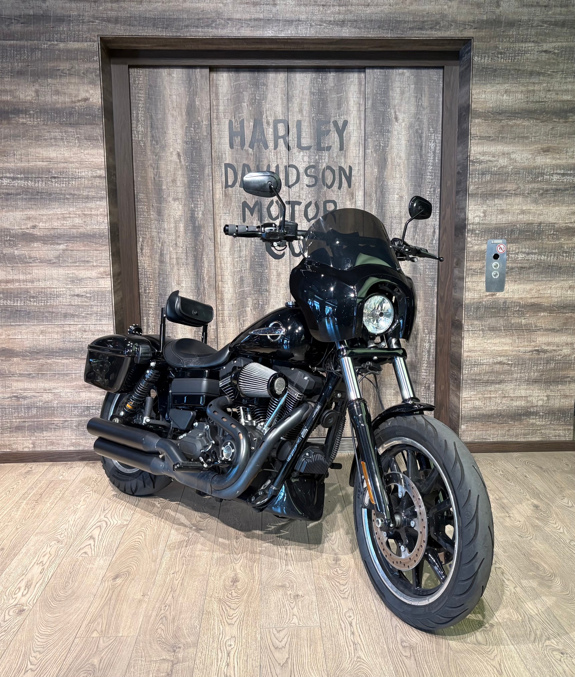 HARLEY-DAVIDSON FXDLS Dyna Low Rider S-showroom-element-1