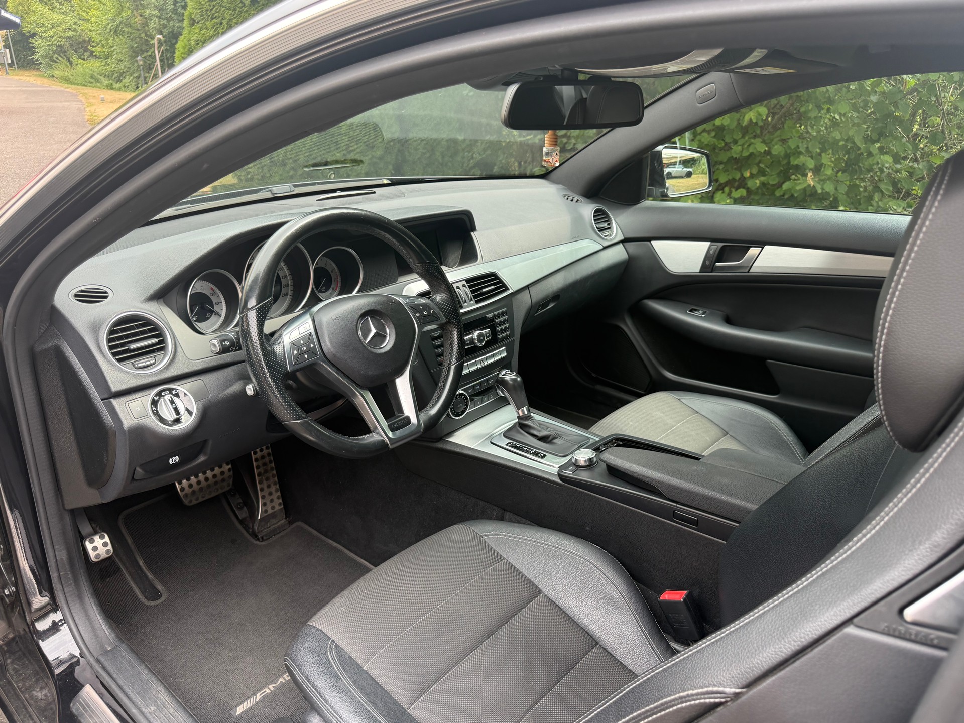 MERCEDES-BENZ C 180 CoupéAMG LINE 7G-Tronic-image-8