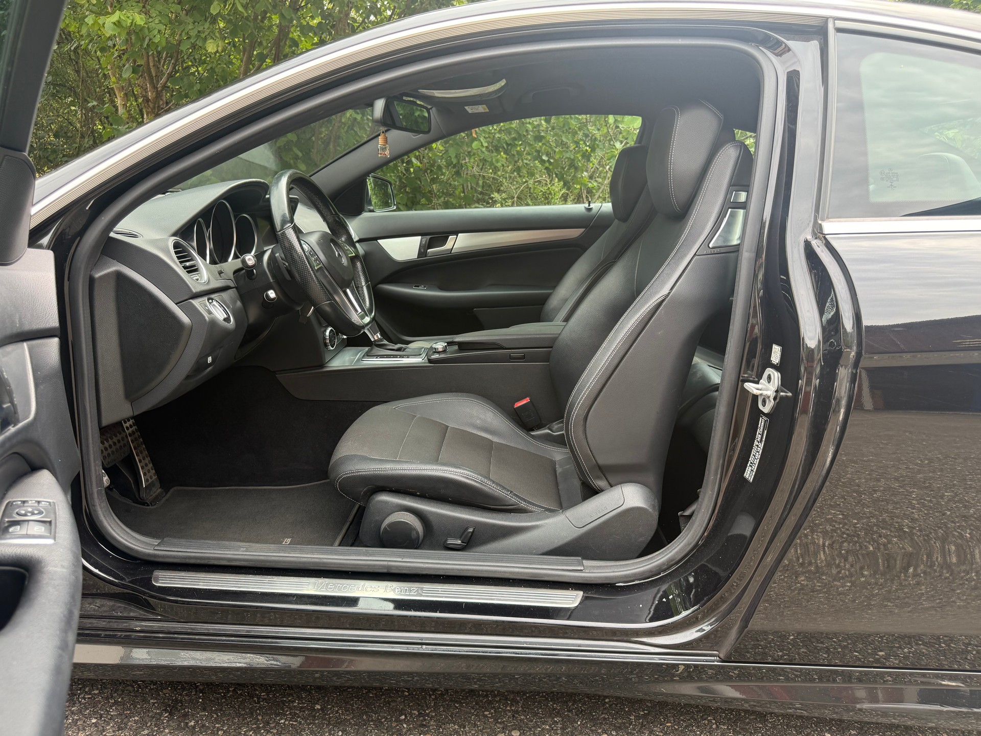 MERCEDES-BENZ C 180 CoupéAMG LINE 7G-Tronic-image-9