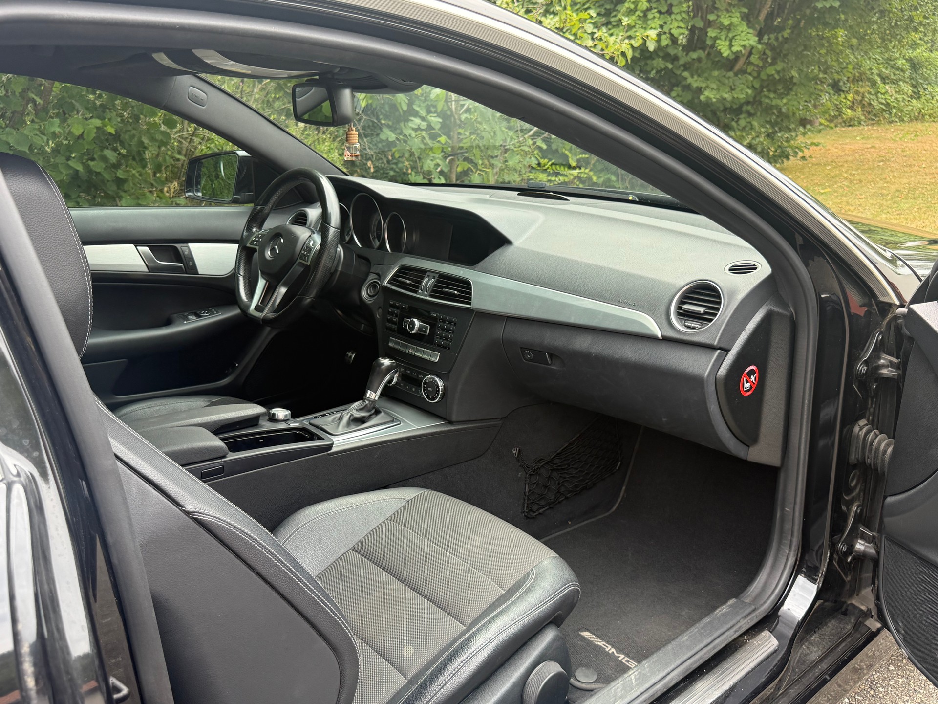 MERCEDES-BENZ C 180 CoupéAMG LINE 7G-Tronic-image-12