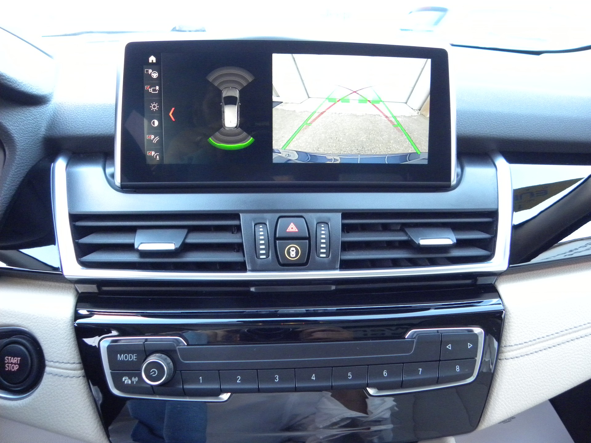 BMW 225xe iPerformance Active Tourer Steptronic Luxury Line-image-9