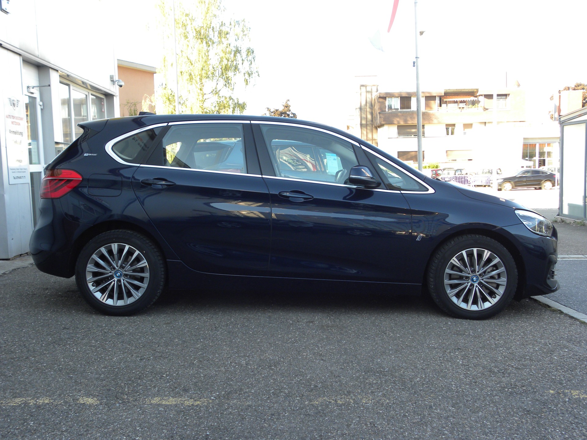 BMW 225xe iPerformance Active Tourer Steptronic Luxury Line-image-2