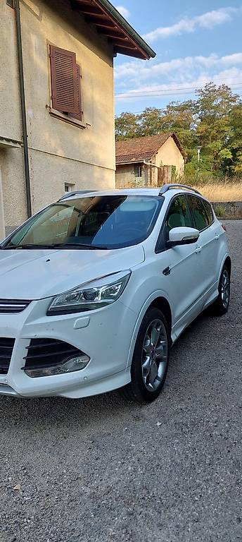 FORD KUGA-image-0