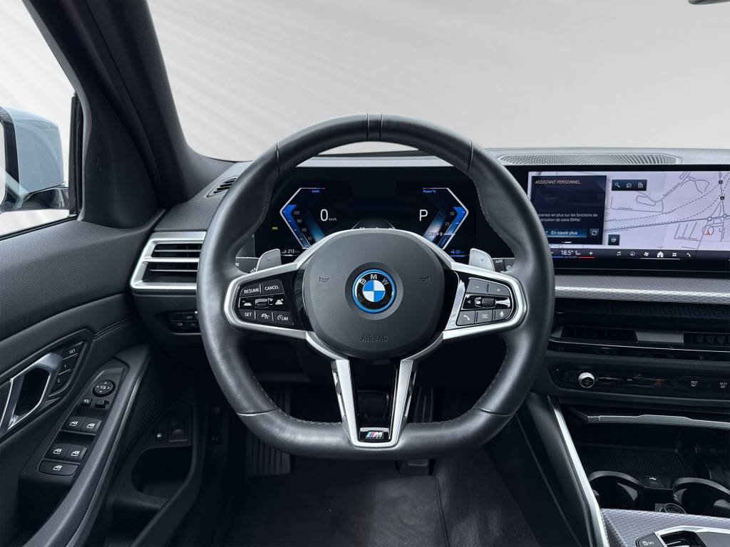 BMW 330e x DriveTouring Steptronic M Sport-image-5