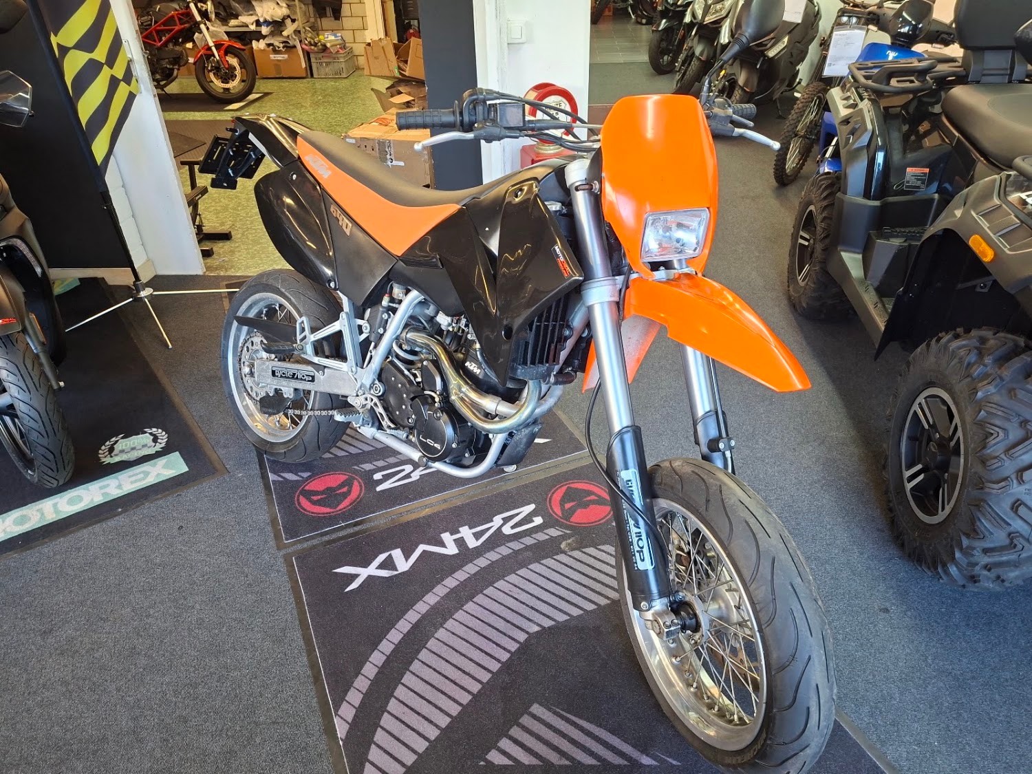KTM 640 LC4-E Supermoto