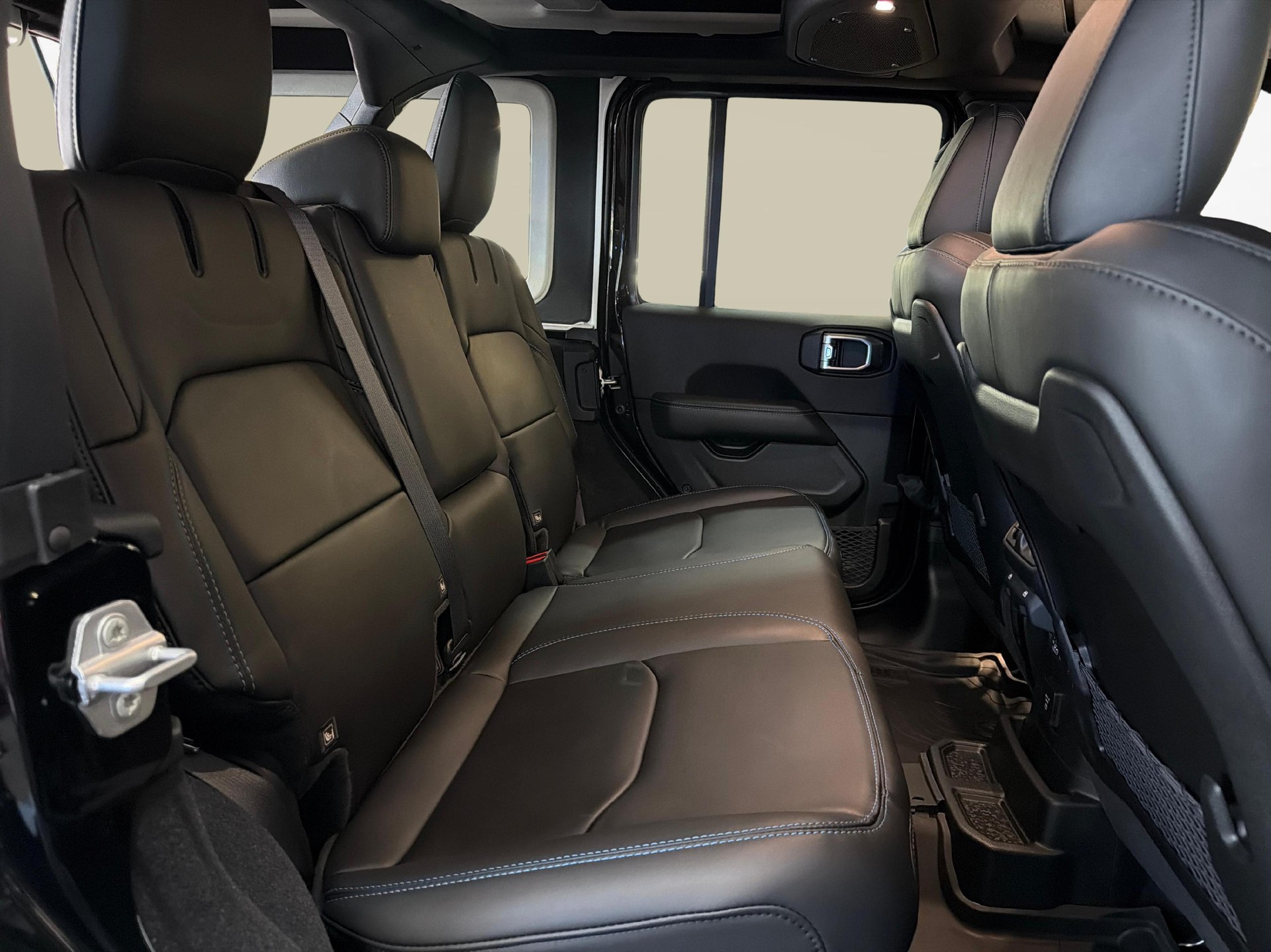 JEEP Wrangler 2.0 Turbo Rubicon Black Kite Unlimited 4xe-image-10