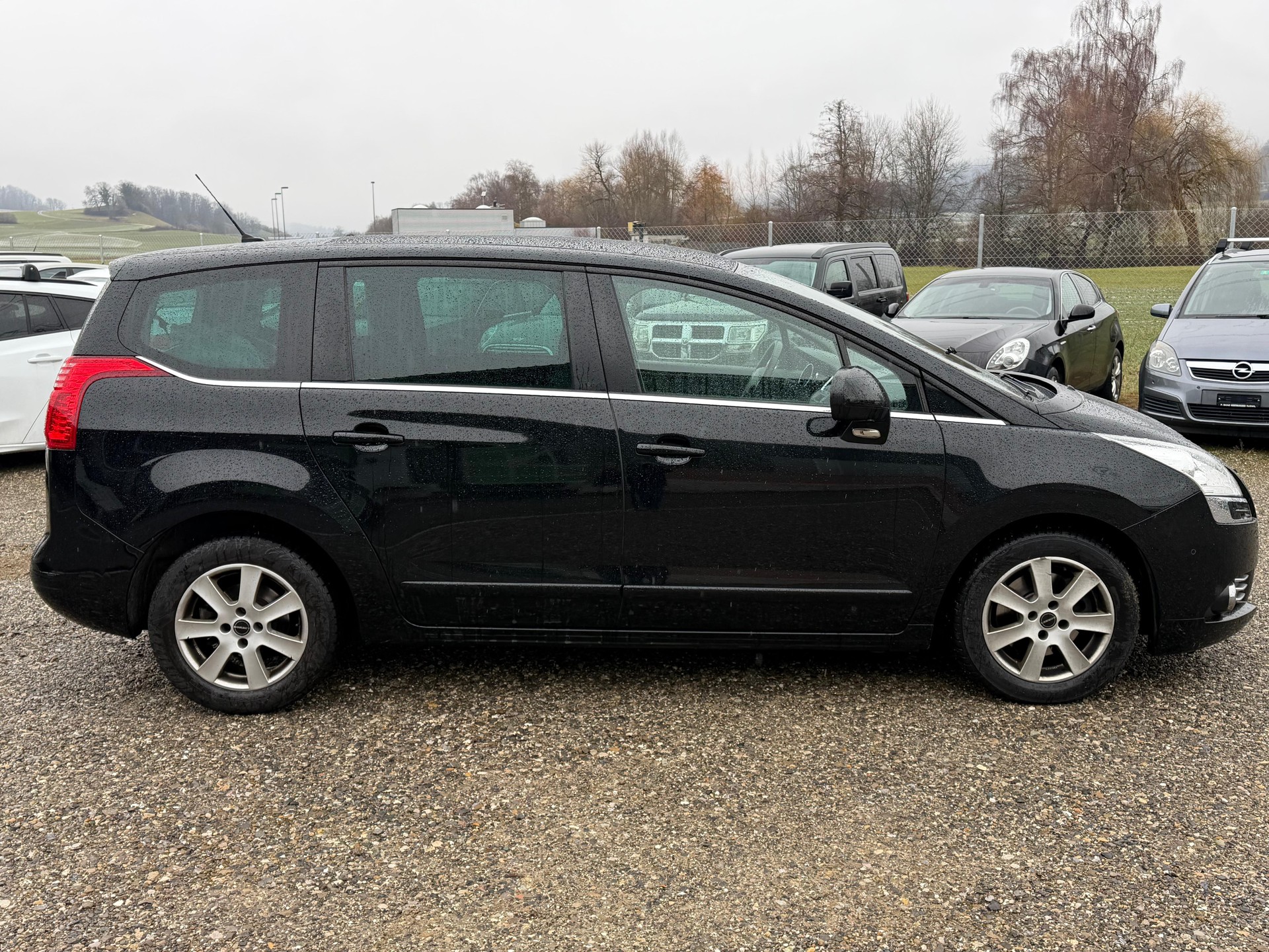PEUGEOT 5008 2.0 HDI Style-image-7