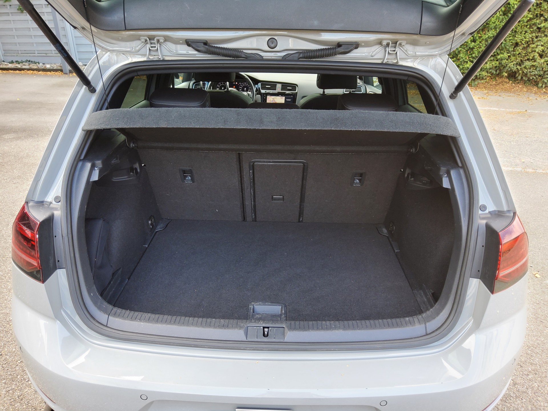 VW Golf 2.0 TSI R 4Motion DSG-image-10
