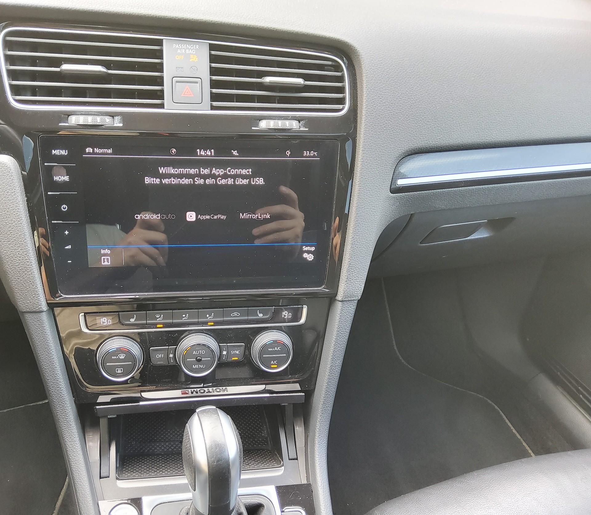 VW Golf 2.0 TSI R 4Motion DSG-image-14