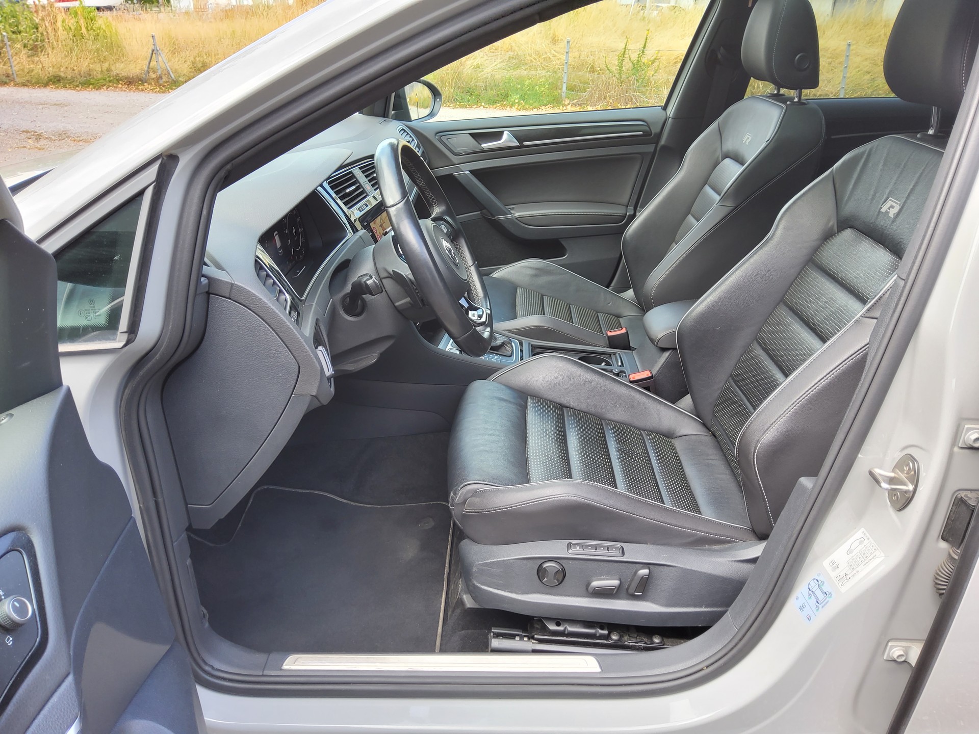 VW Golf 2.0 TSI R 4Motion DSG-image-7