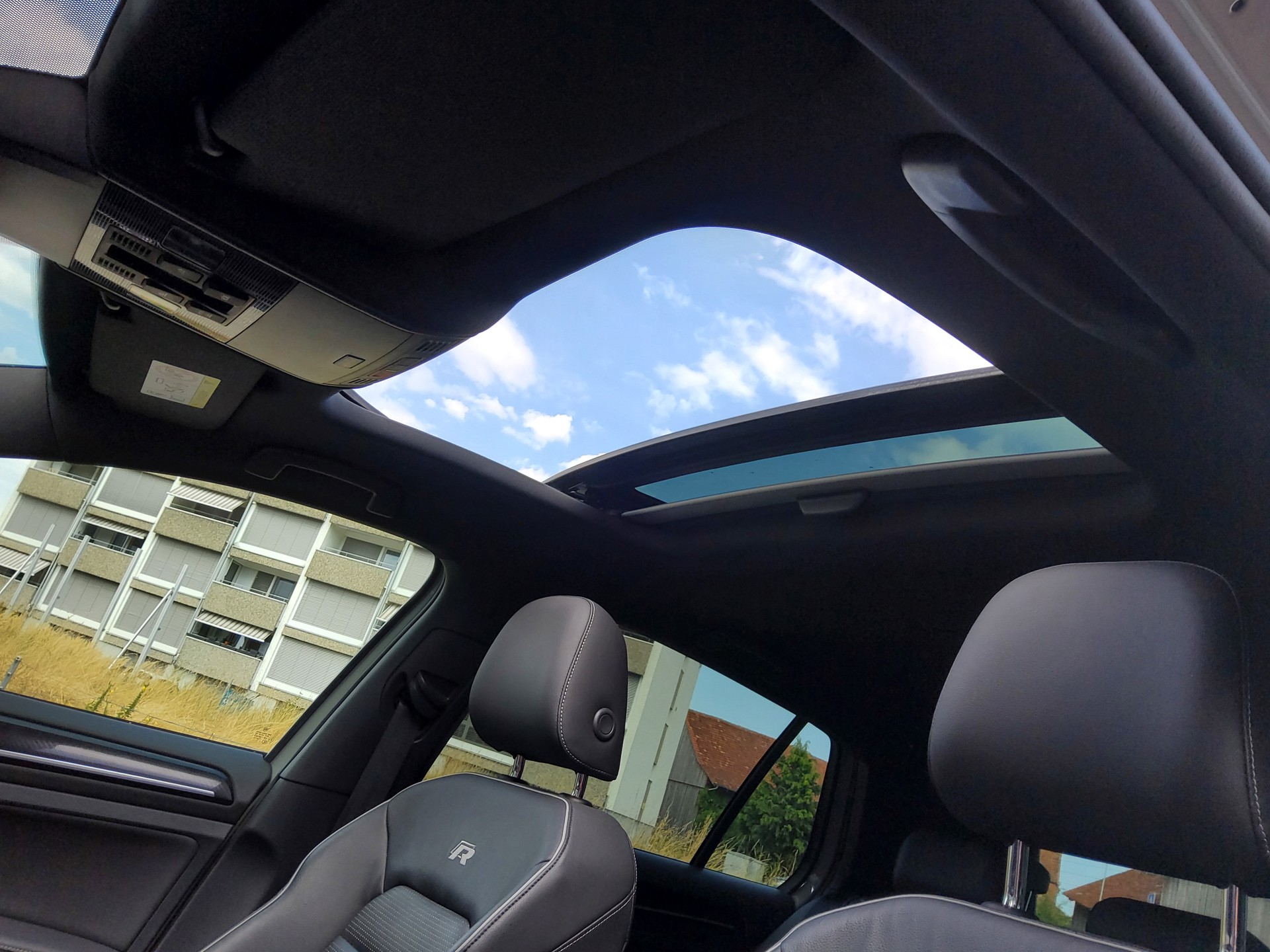 VW Golf 2.0 TSI R 4Motion DSG-image-9