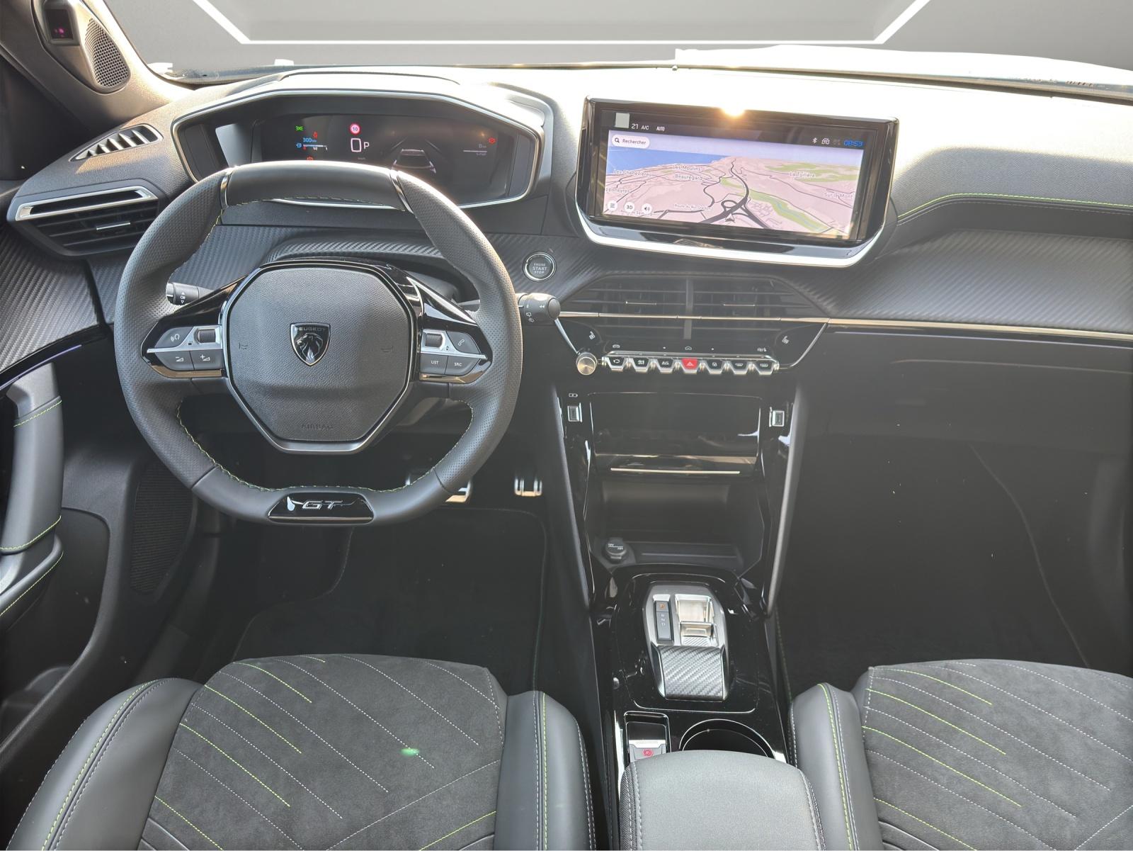 PEUGEOT 2008 1.2 Hybrid 145 GT Exclusive-image-8