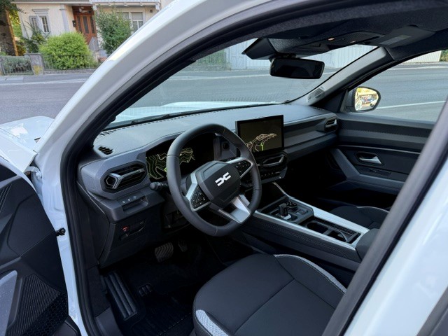 DACIA Bigster 1.2 Hybrid Journey 4WD-image-4