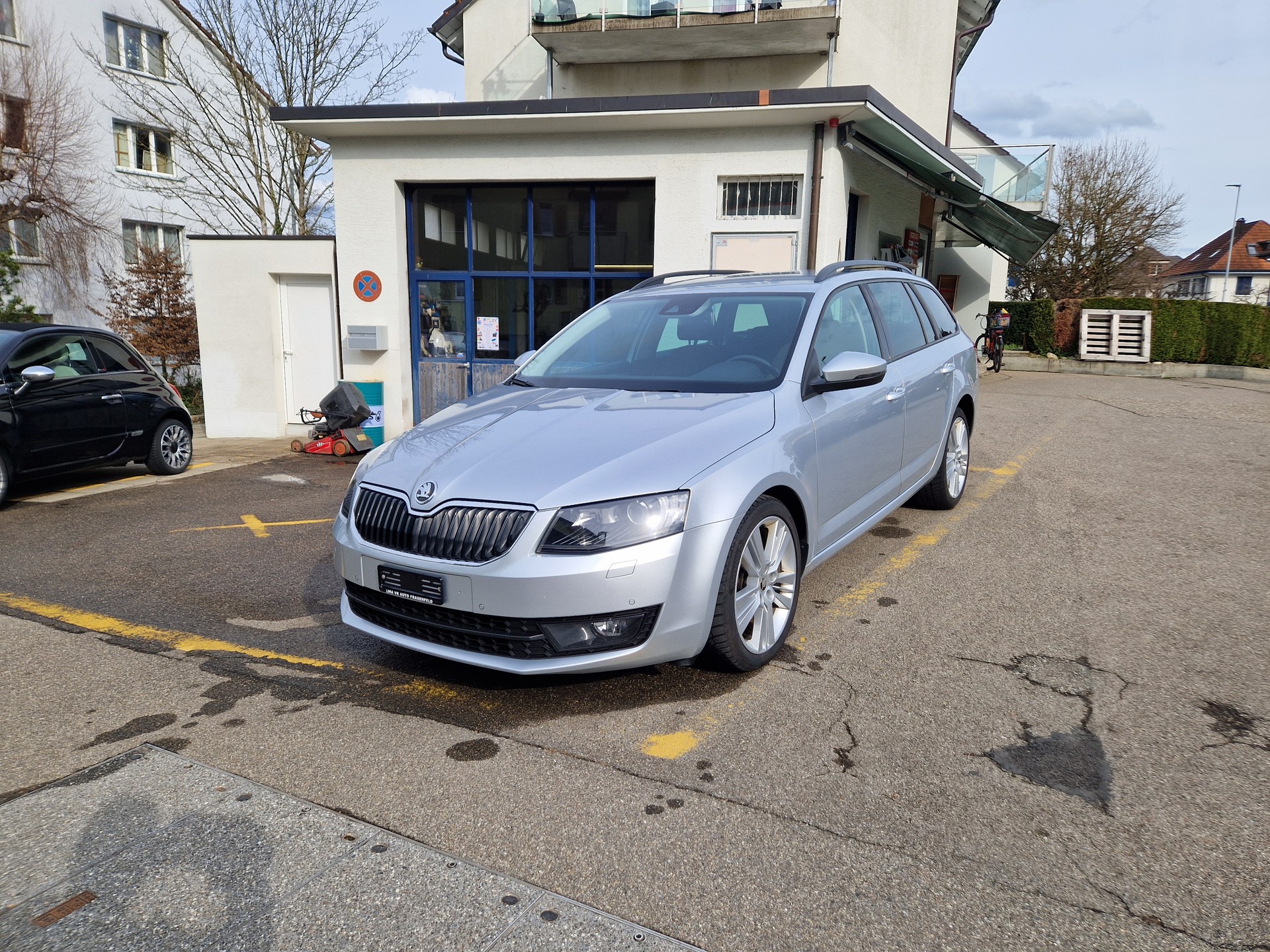 SKODA Octavia Combi 1.8 TSI Ambition 4x4 DSG-image-0
