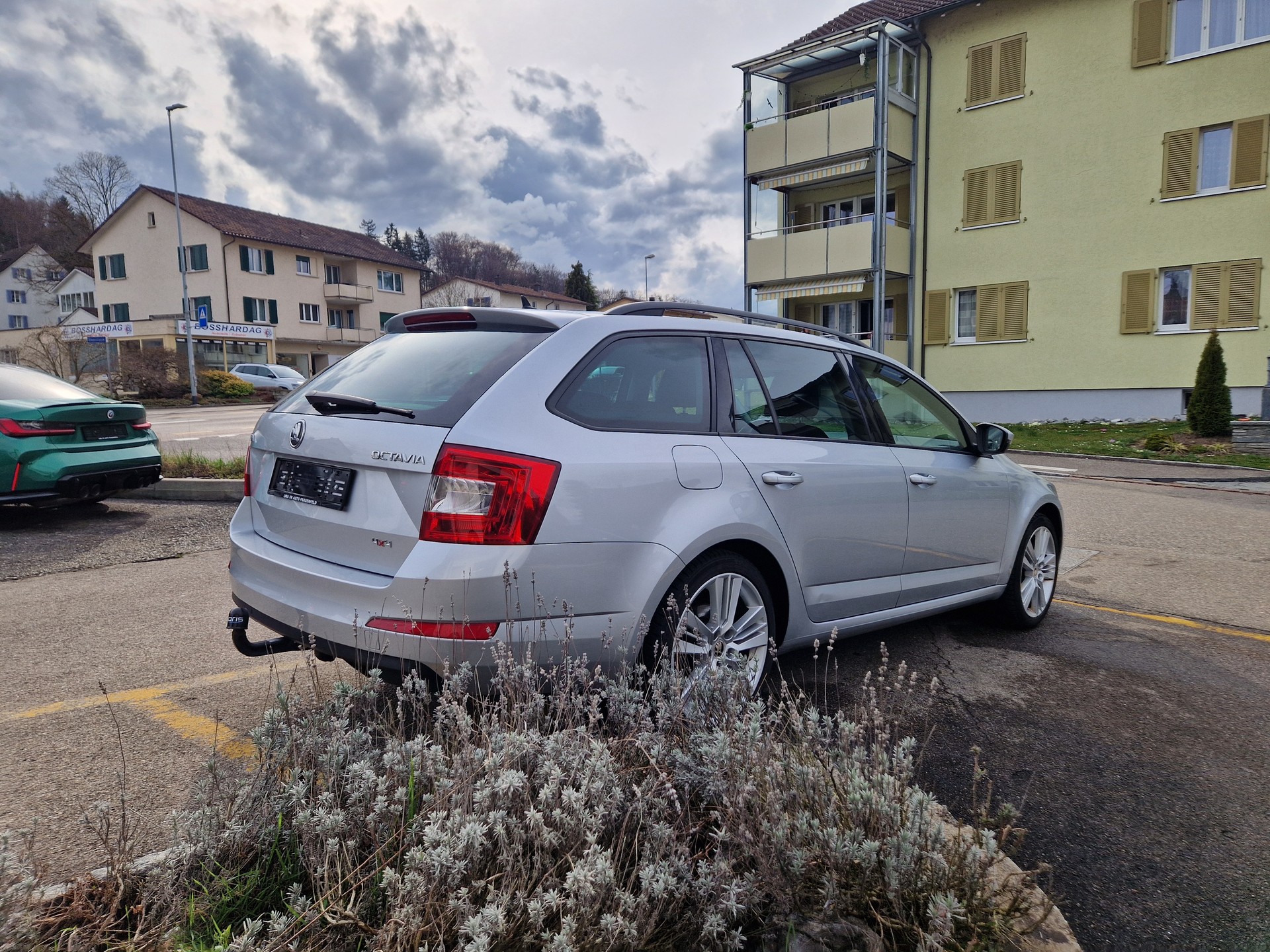 SKODA Octavia Combi 1.8 TSI Ambition 4x4 DSG-image-2