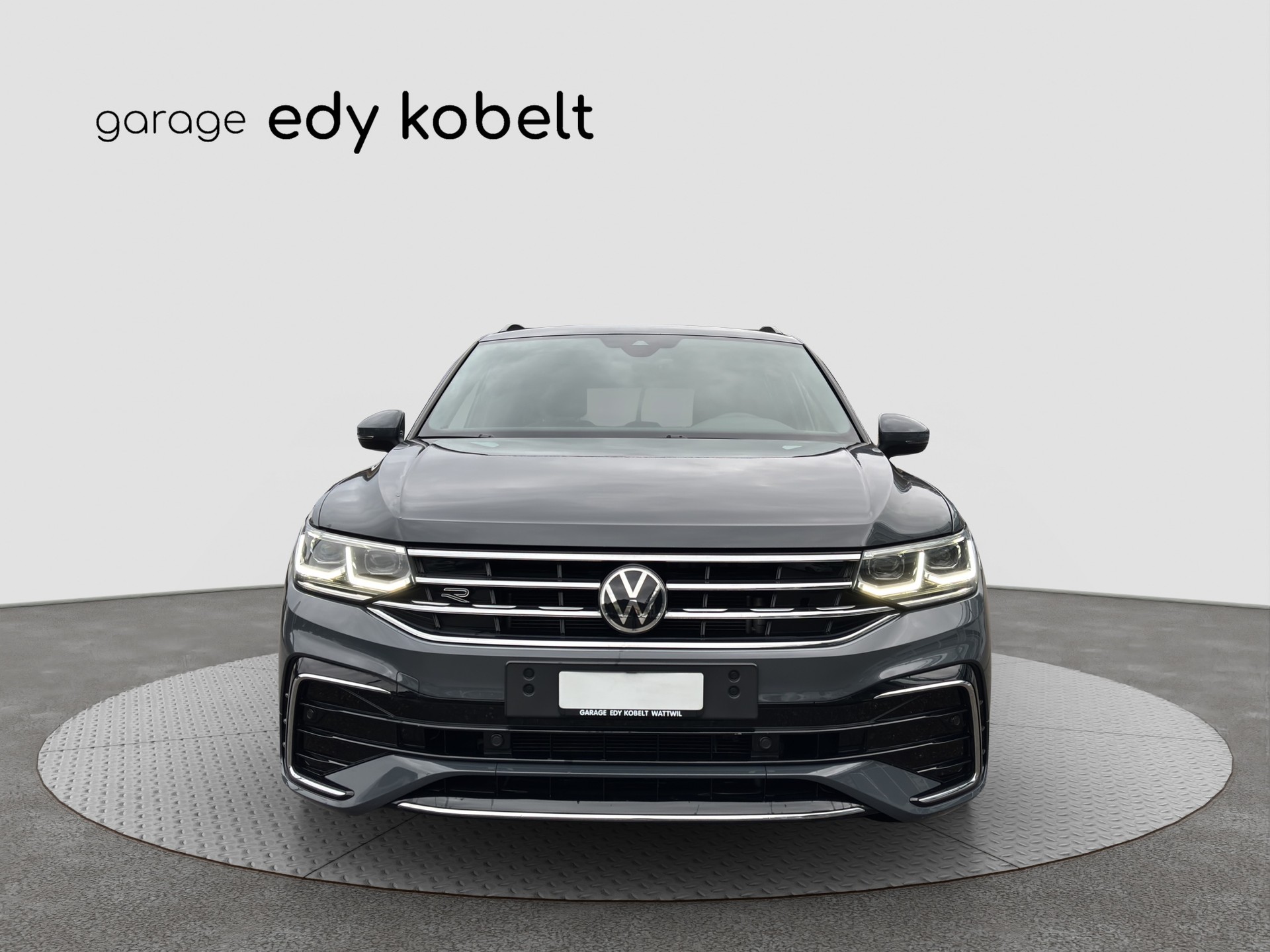 VW Tiguan 2.0 TDI SCR Life 4Motion DSG-image-2