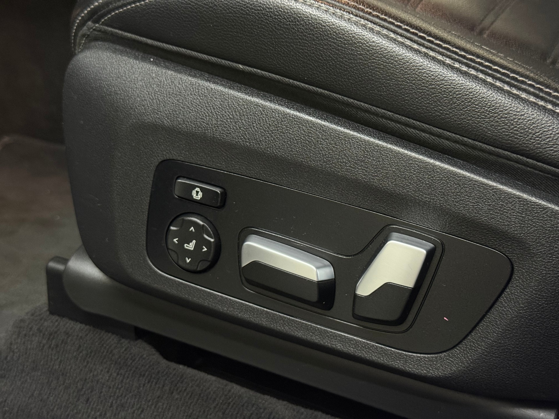 BMW X3 xDrive 20i xLine Steptronic-image-11