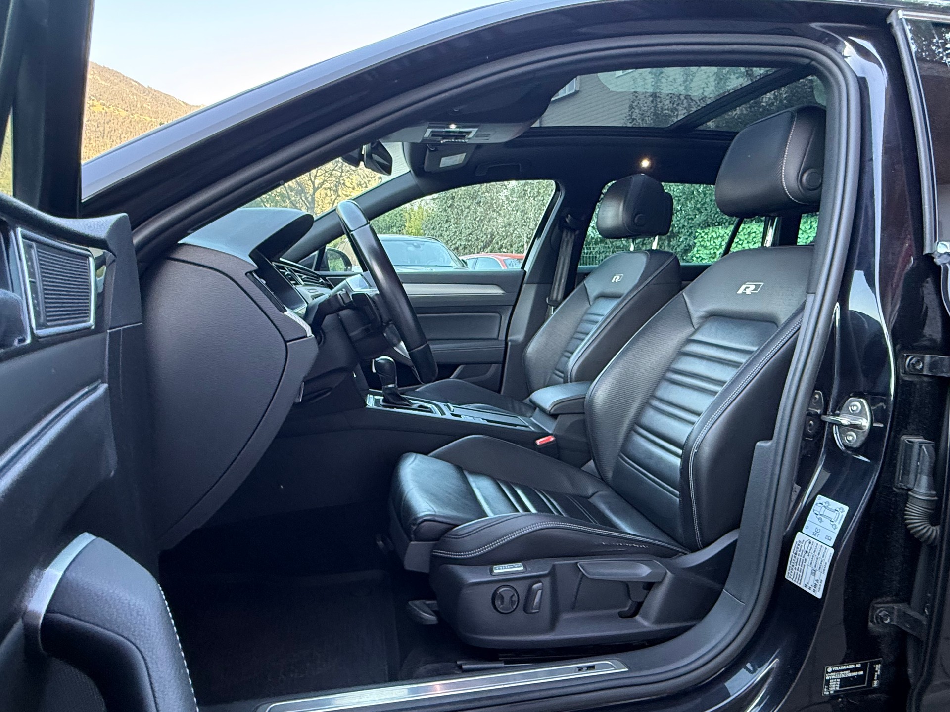 VW Passat Variant 2.0 TDI BMT High. DSG 4Motion-image-12