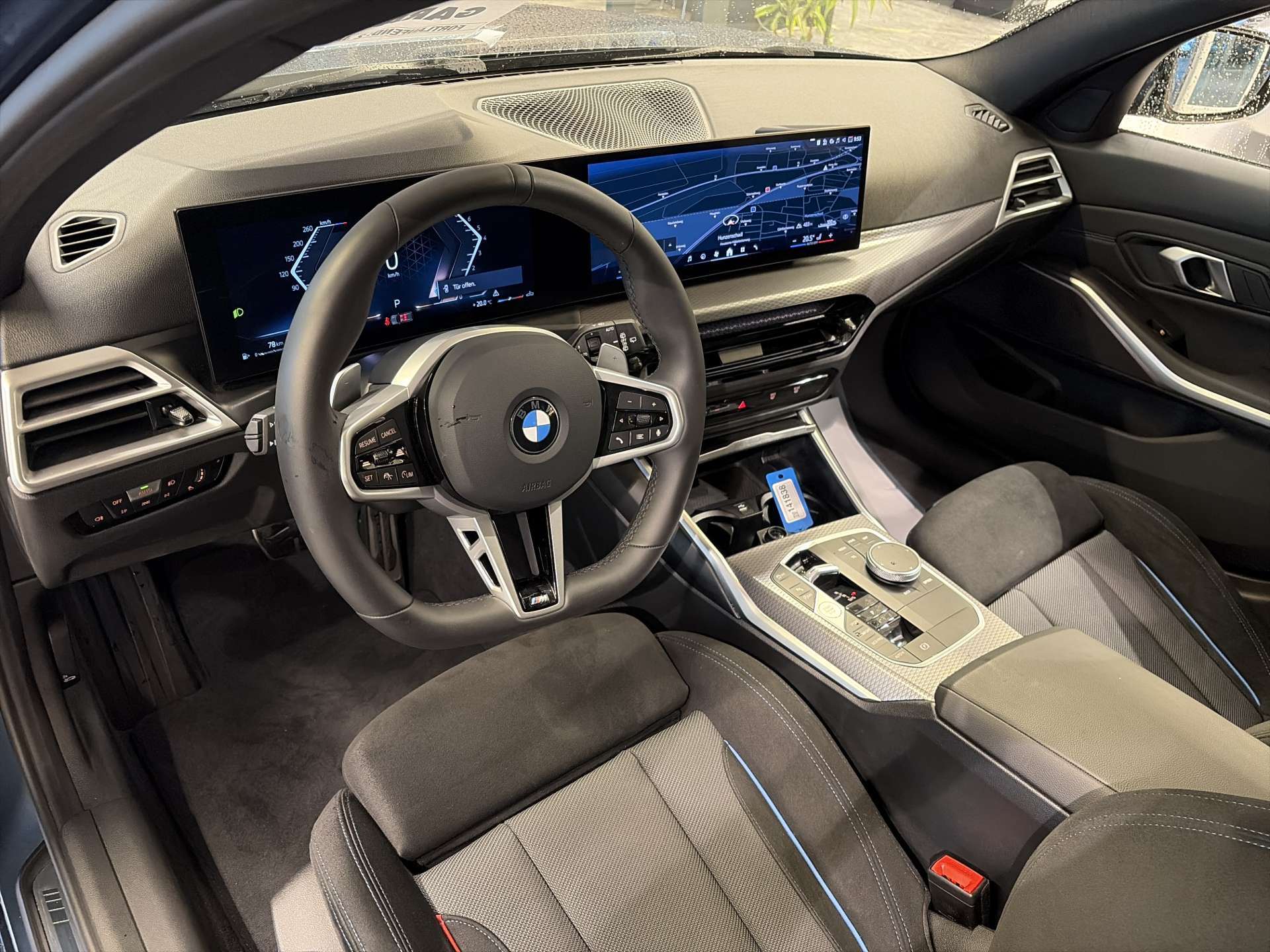 BMW 330i Touring xDrive M-Sport 245PS Steptronic Automat-image-5