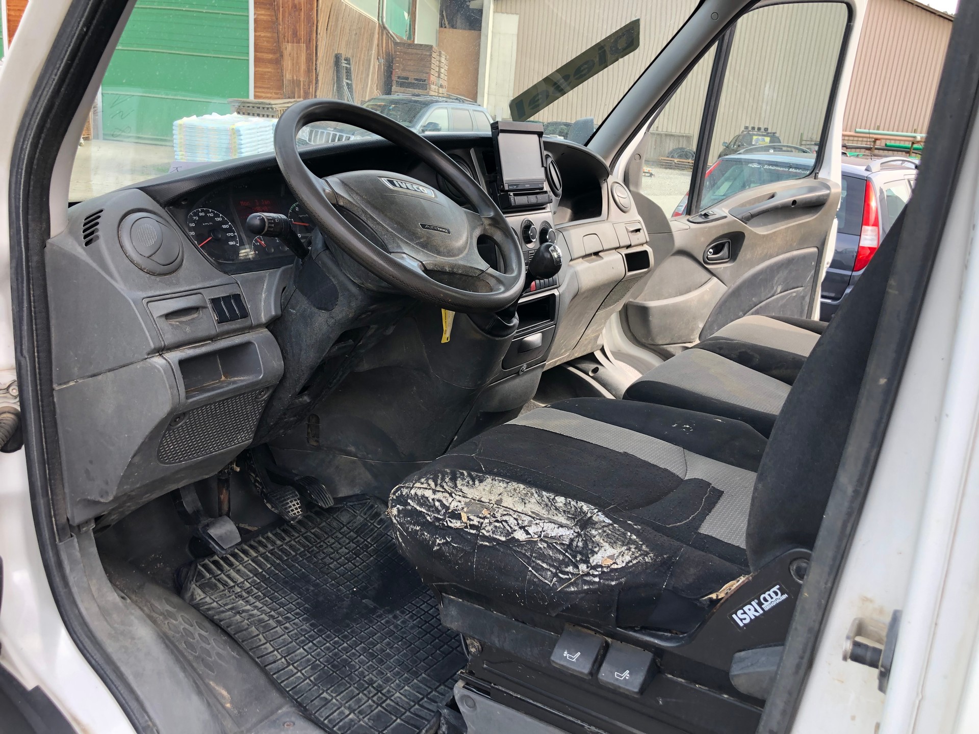 IVECO 35 S 13-image-10