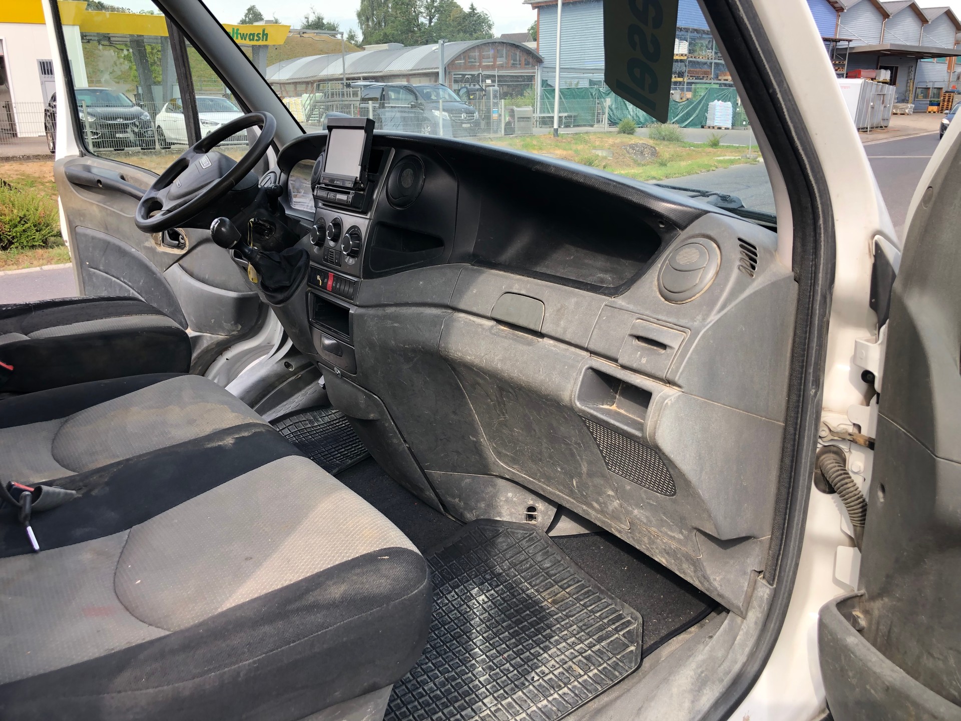 IVECO 35 S 13-image-11