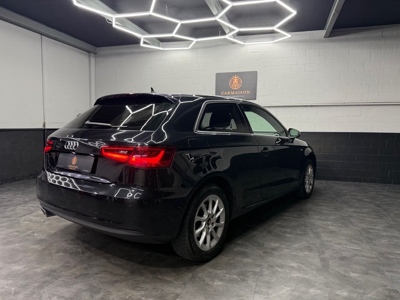 AUDI A3 2.0 TDI Attraction S-tronic-image-7