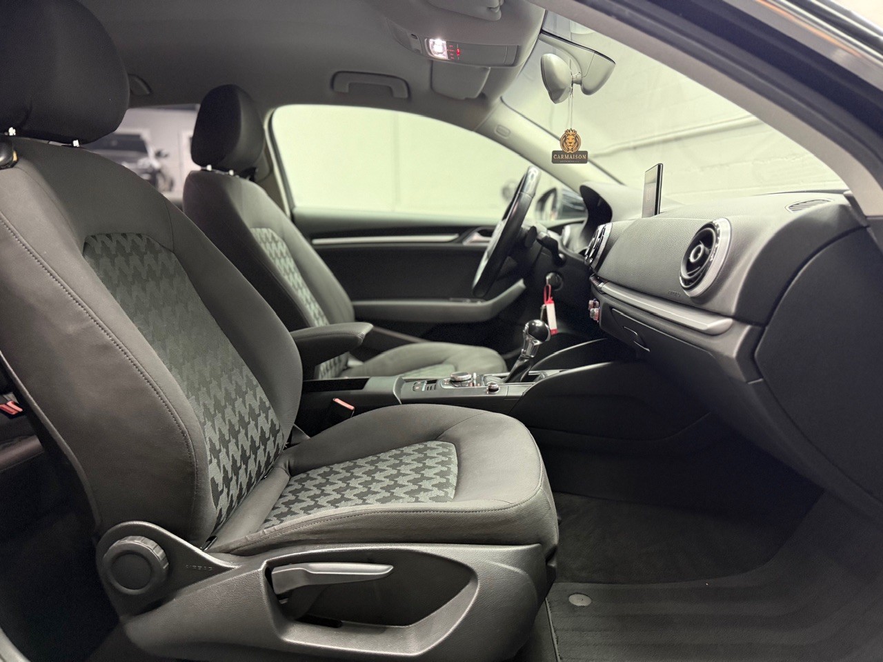 AUDI A3 2.0 TDI Attraction S-tronic-image-21