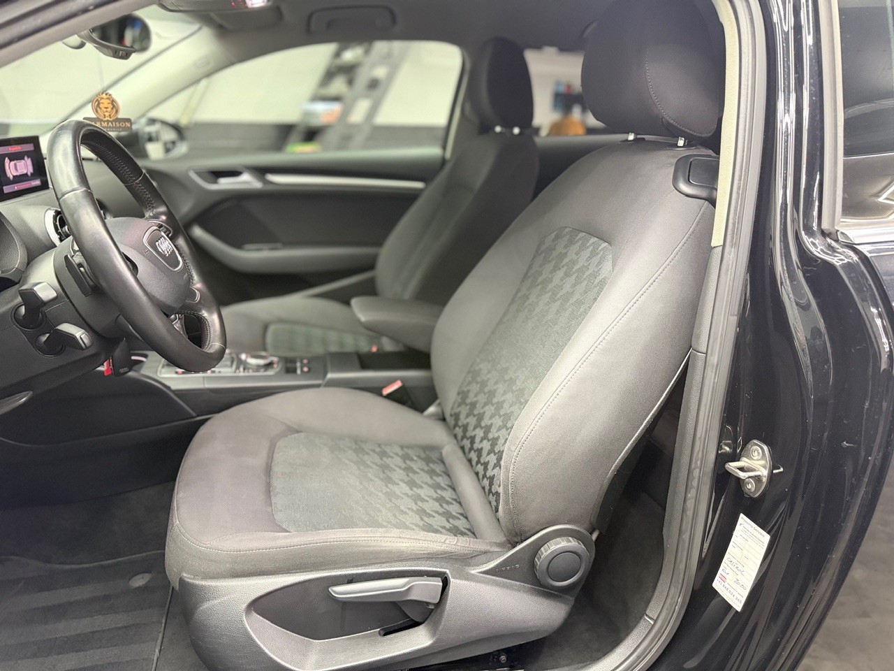 AUDI A3 2.0 TDI Attraction S-tronic-image-13