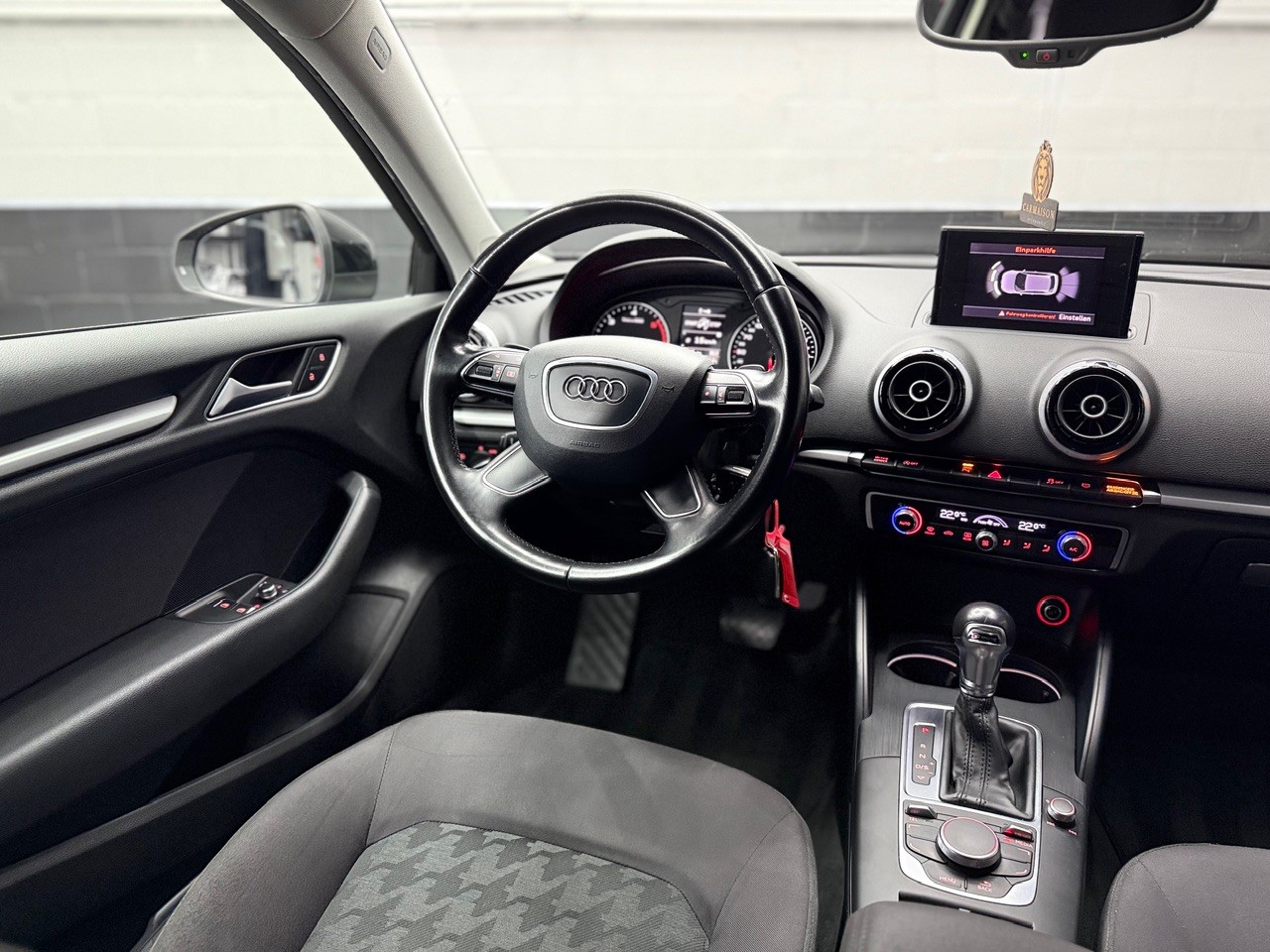 AUDI A3 2.0 TDI Attraction S-tronic-image-14