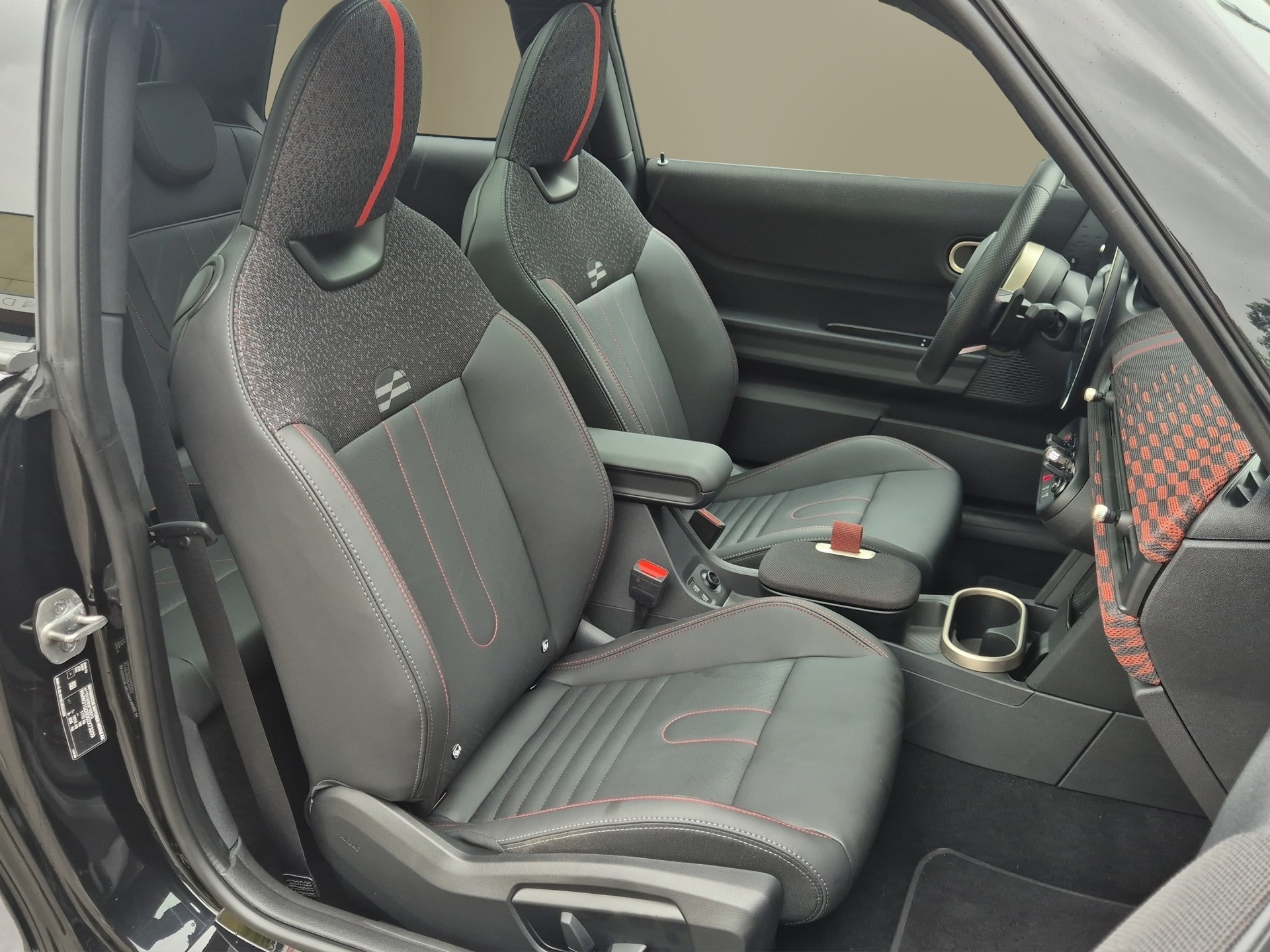 MINI Cooper John Cooper Works DKG-image-16