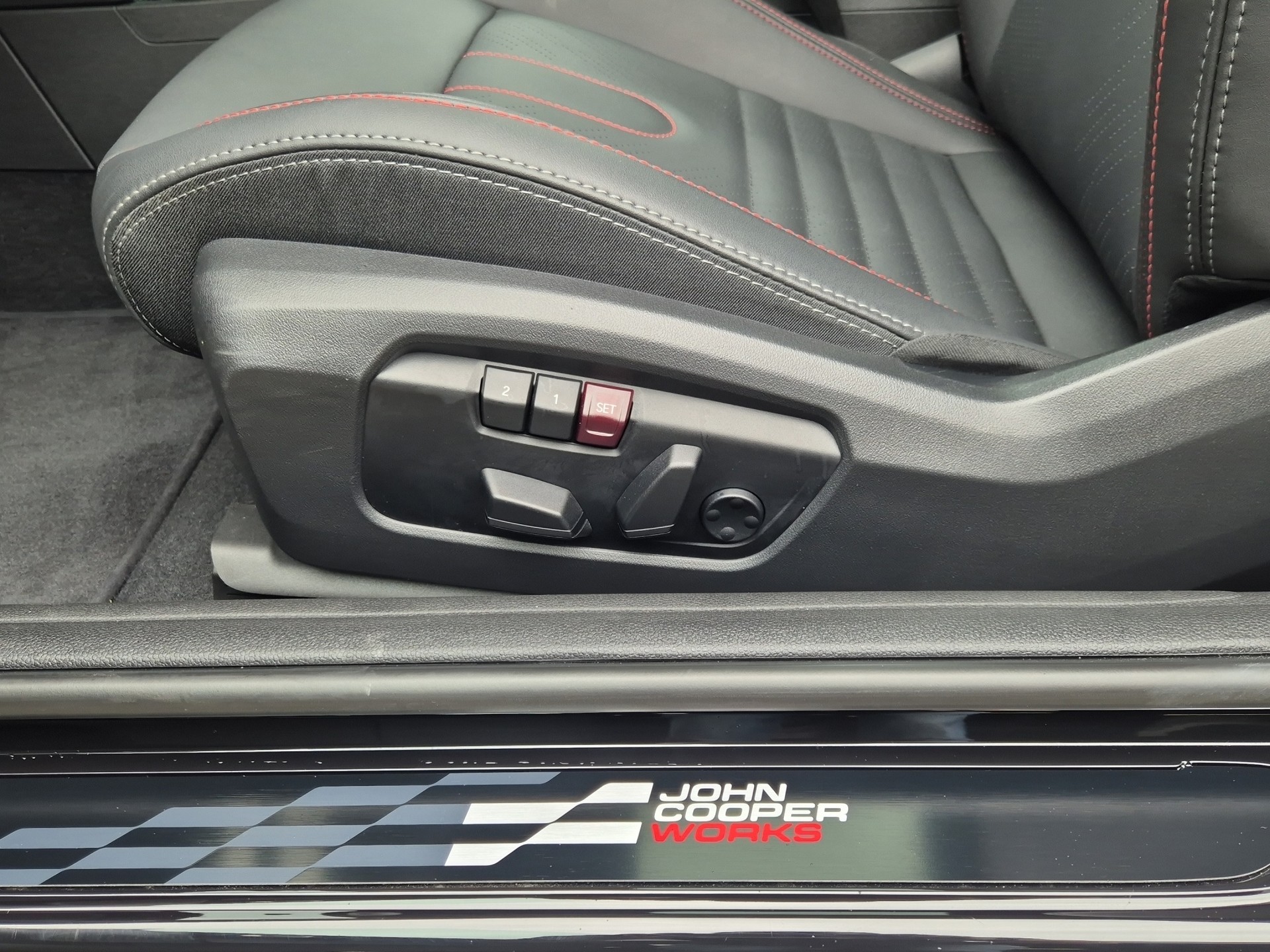MINI Cooper John Cooper Works DKG-image-9