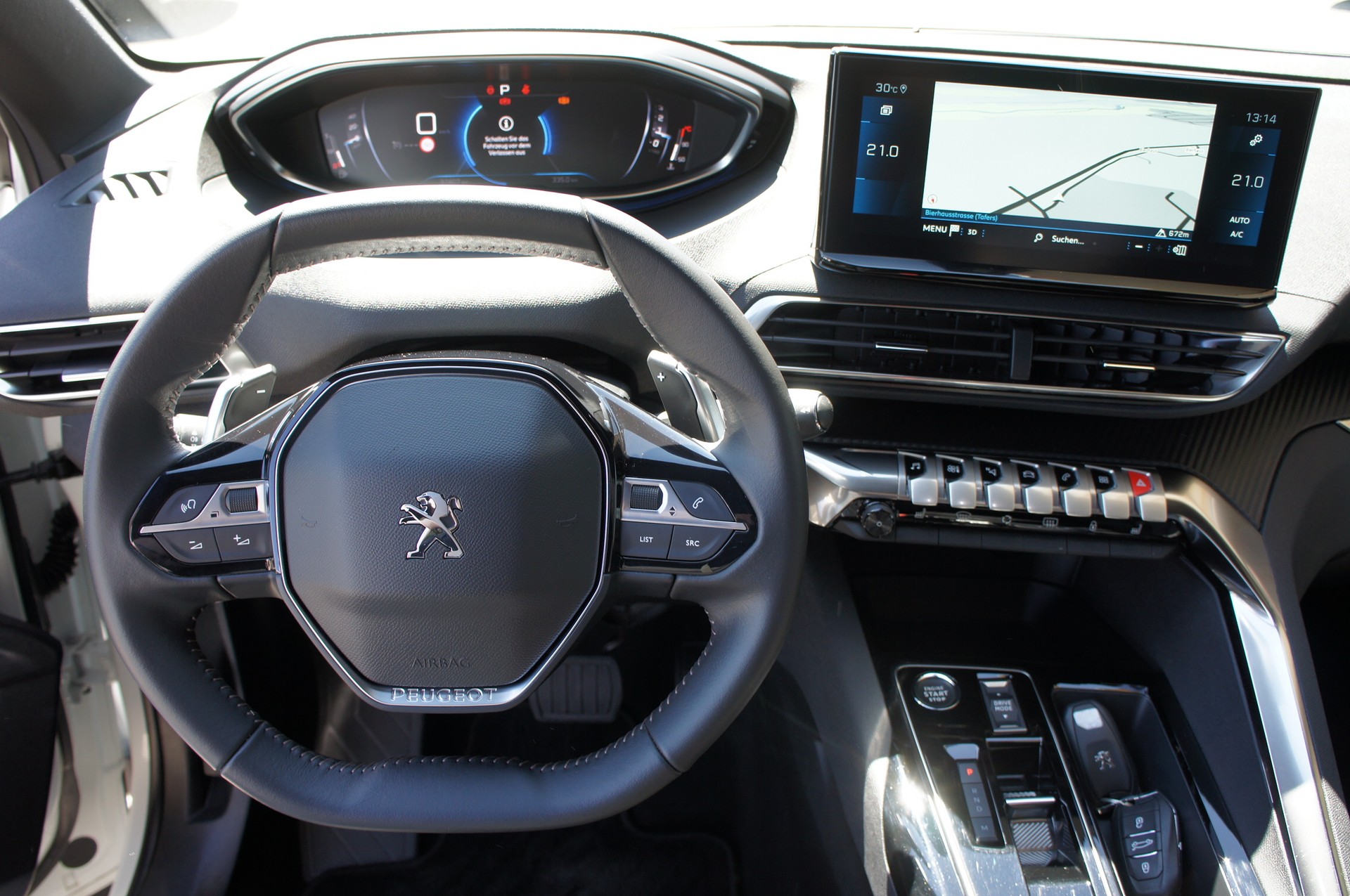 PEUGEOT 5008 1.5 BlueHDi Allure Pack EAT8-image-23