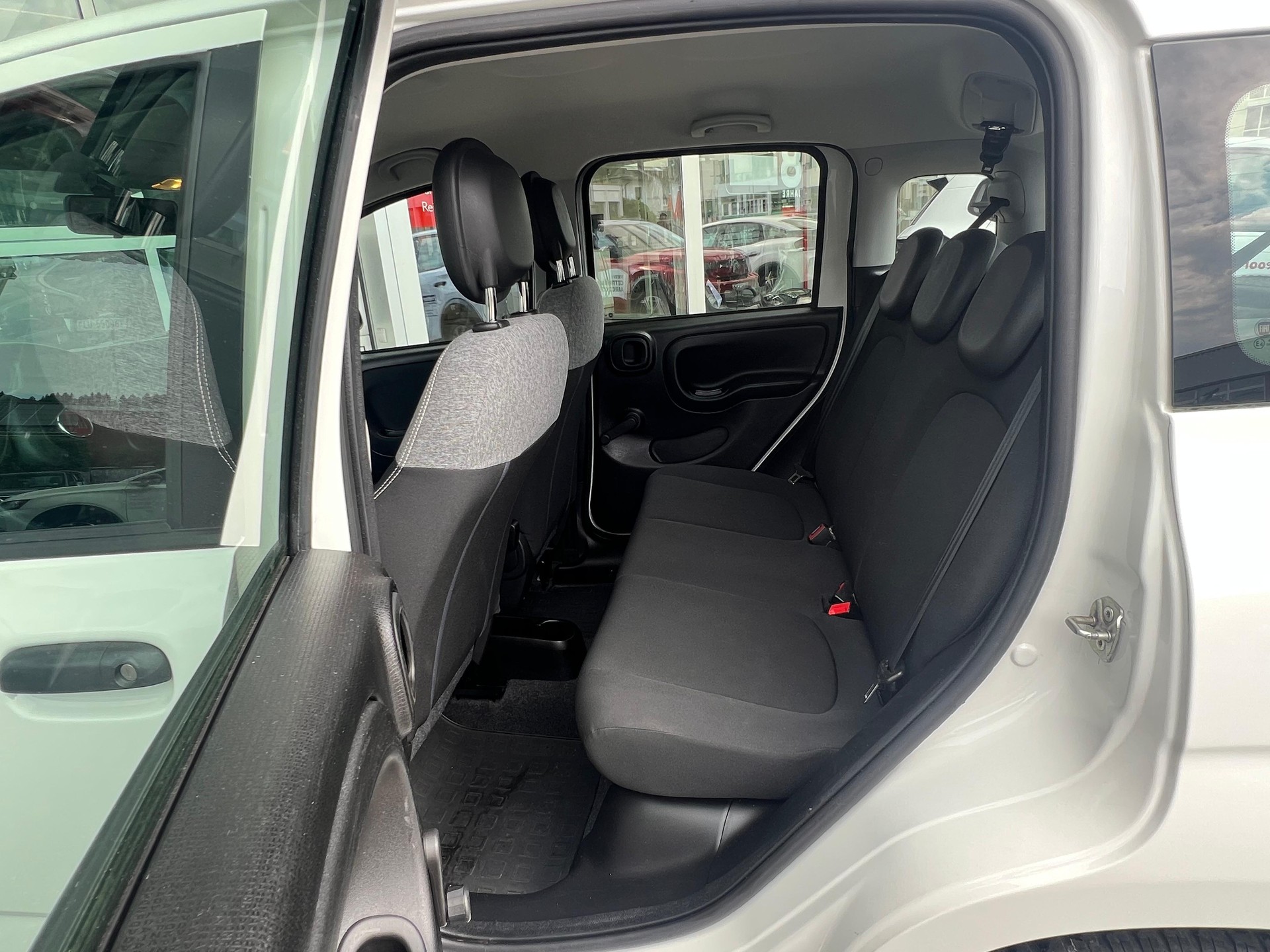 FIAT Panda 1.0 Hybrid Cool-image-9