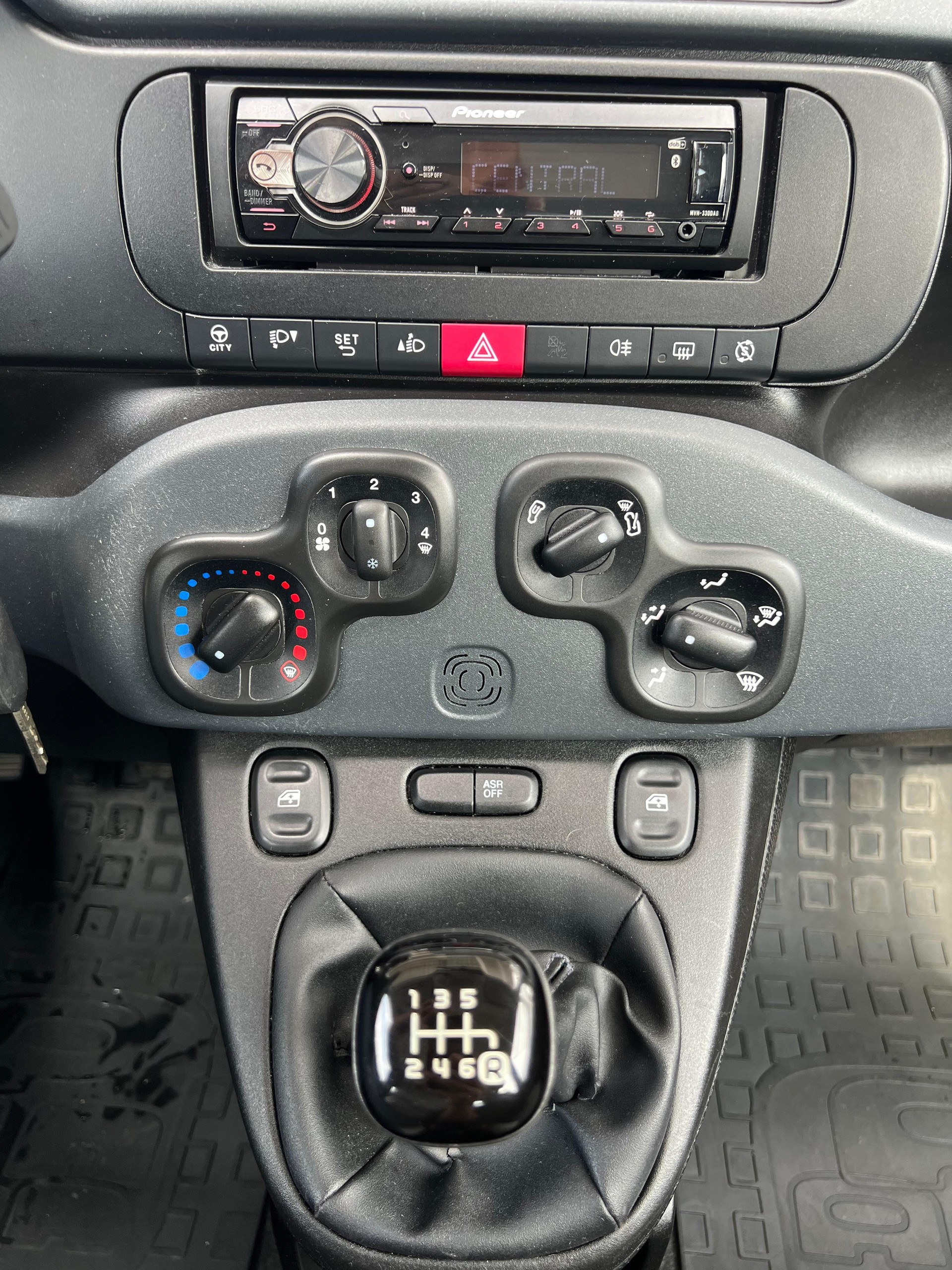 FIAT Panda 1.0 Hybrid Cool-image-14