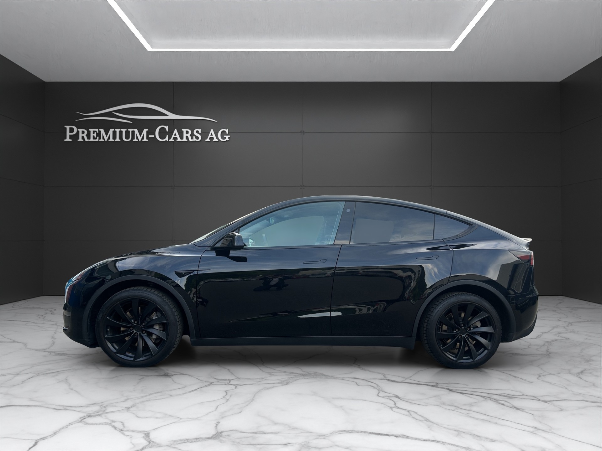 TESLA Model Y Long Range Dual Motor AWD / Batterie 92% / AMD /-image-0