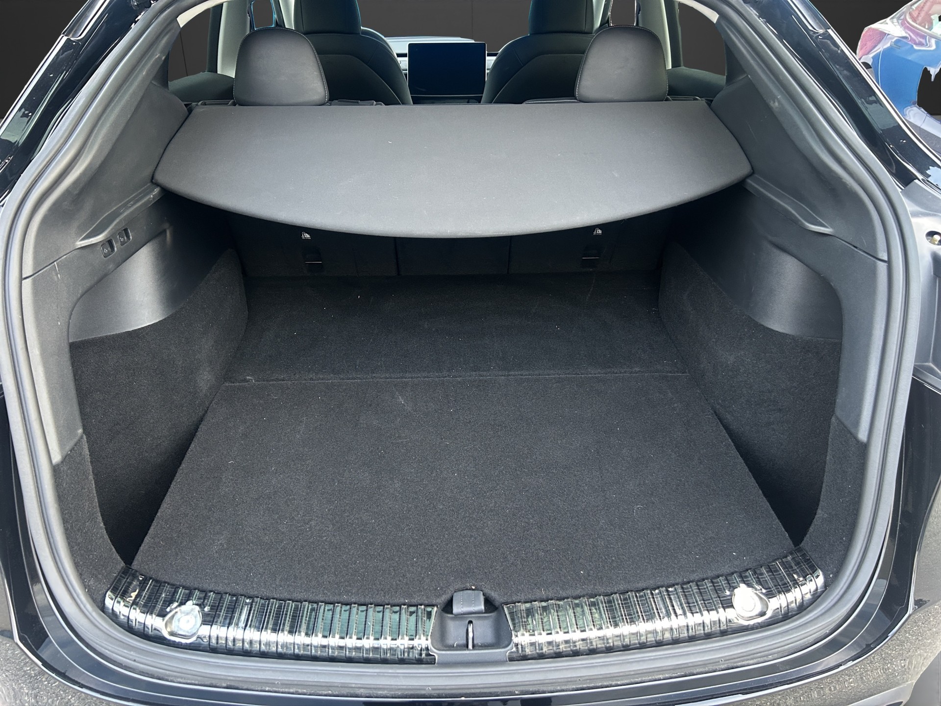 TESLA Model Y Long Range Dual Motor AWD / Batterie 92% / AMD /-image-11