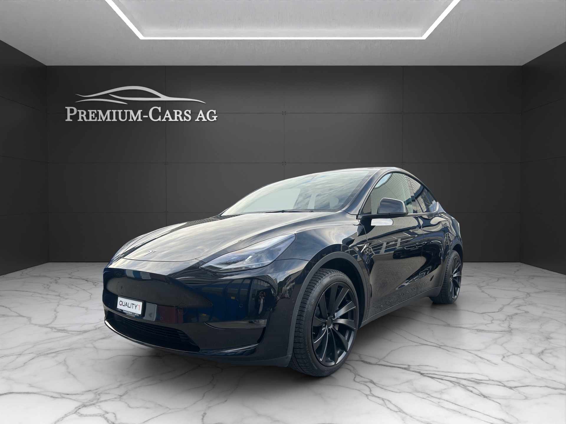 TESLA Model Y Long Range Dual Motor AWD / Batterie 92% / AMD /-image-1