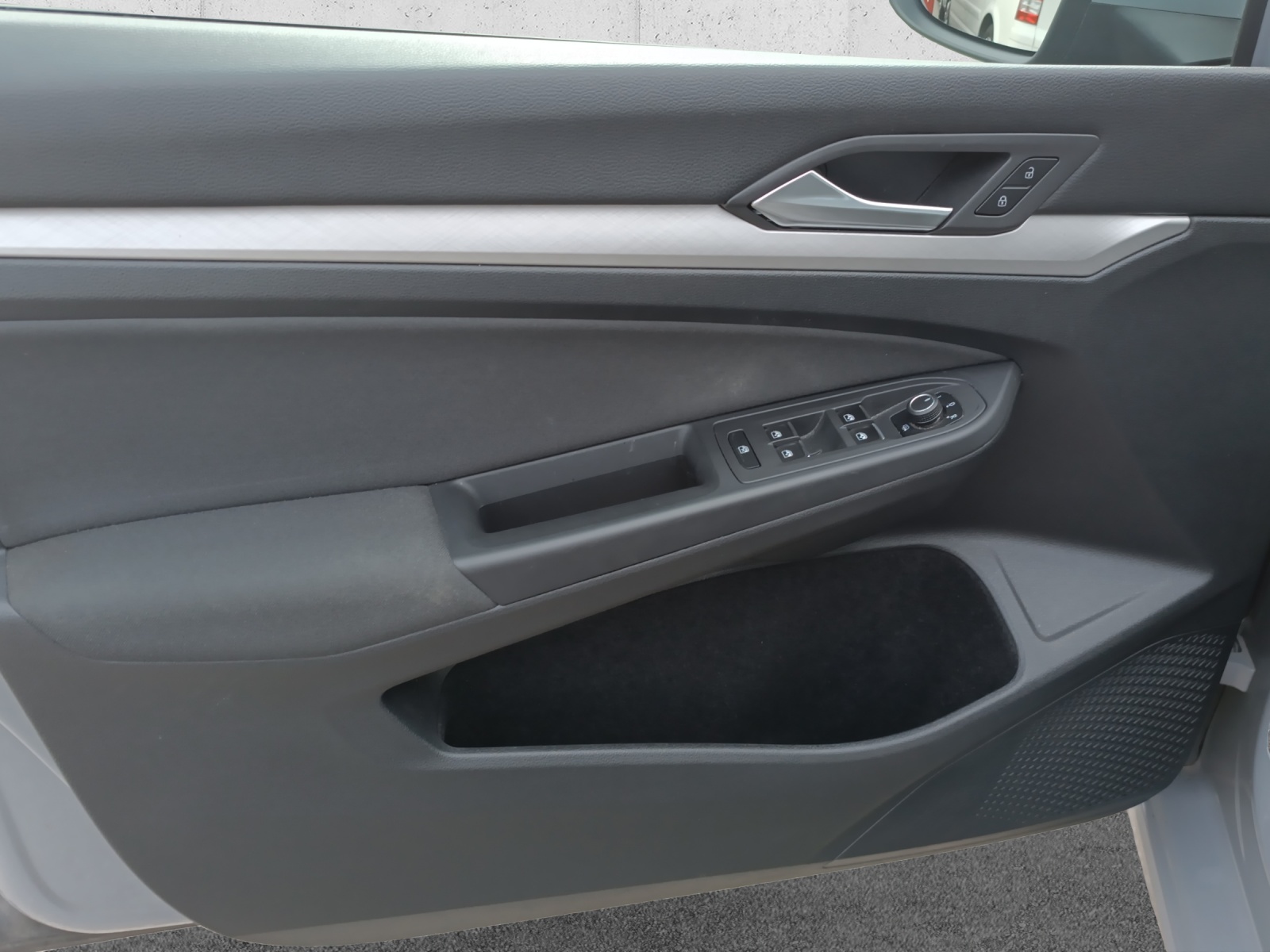 VW Golf 1.0 eTSI mHEV ACTLife DSG-image-11