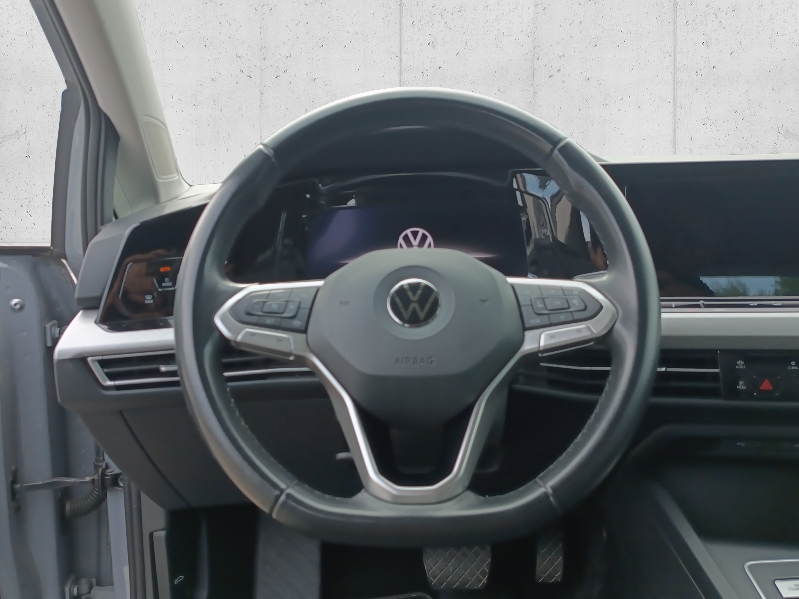 VW Golf 1.0 eTSI mHEV ACTLife DSG-image-9